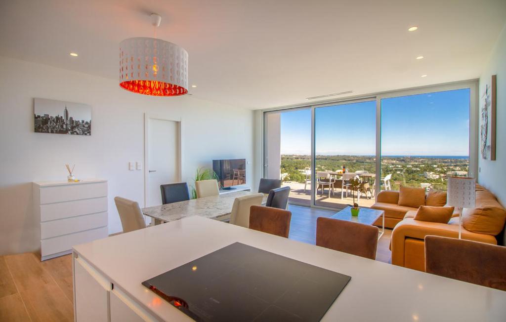 Apartamento con vista a la piscina