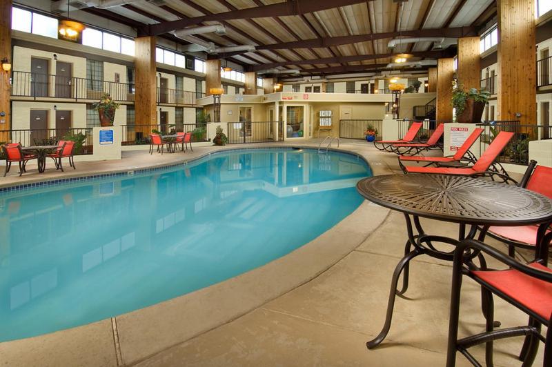 King Room with Pool View photo 3