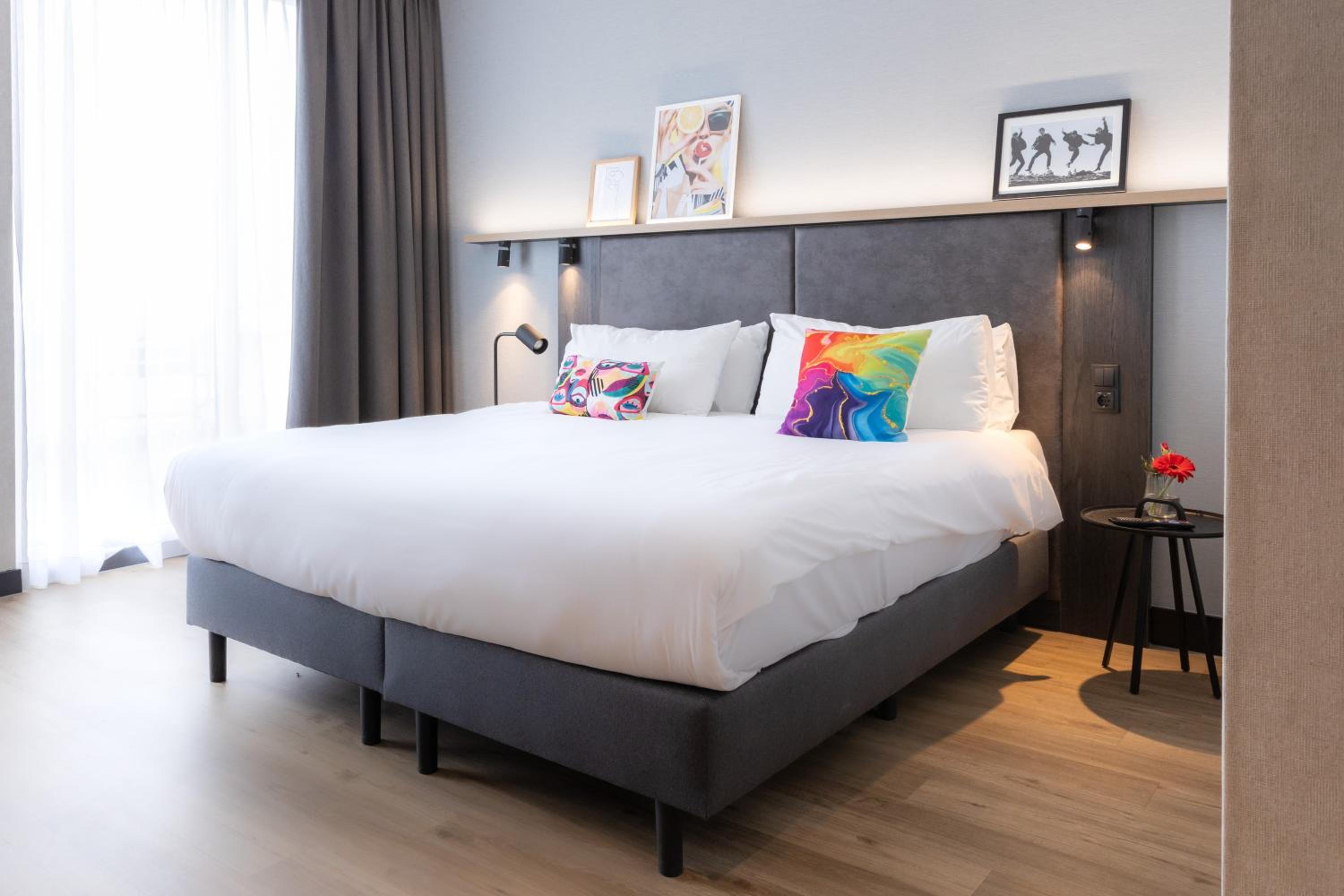 Deluxe Room with Balcony - Top Floor - Photo 17