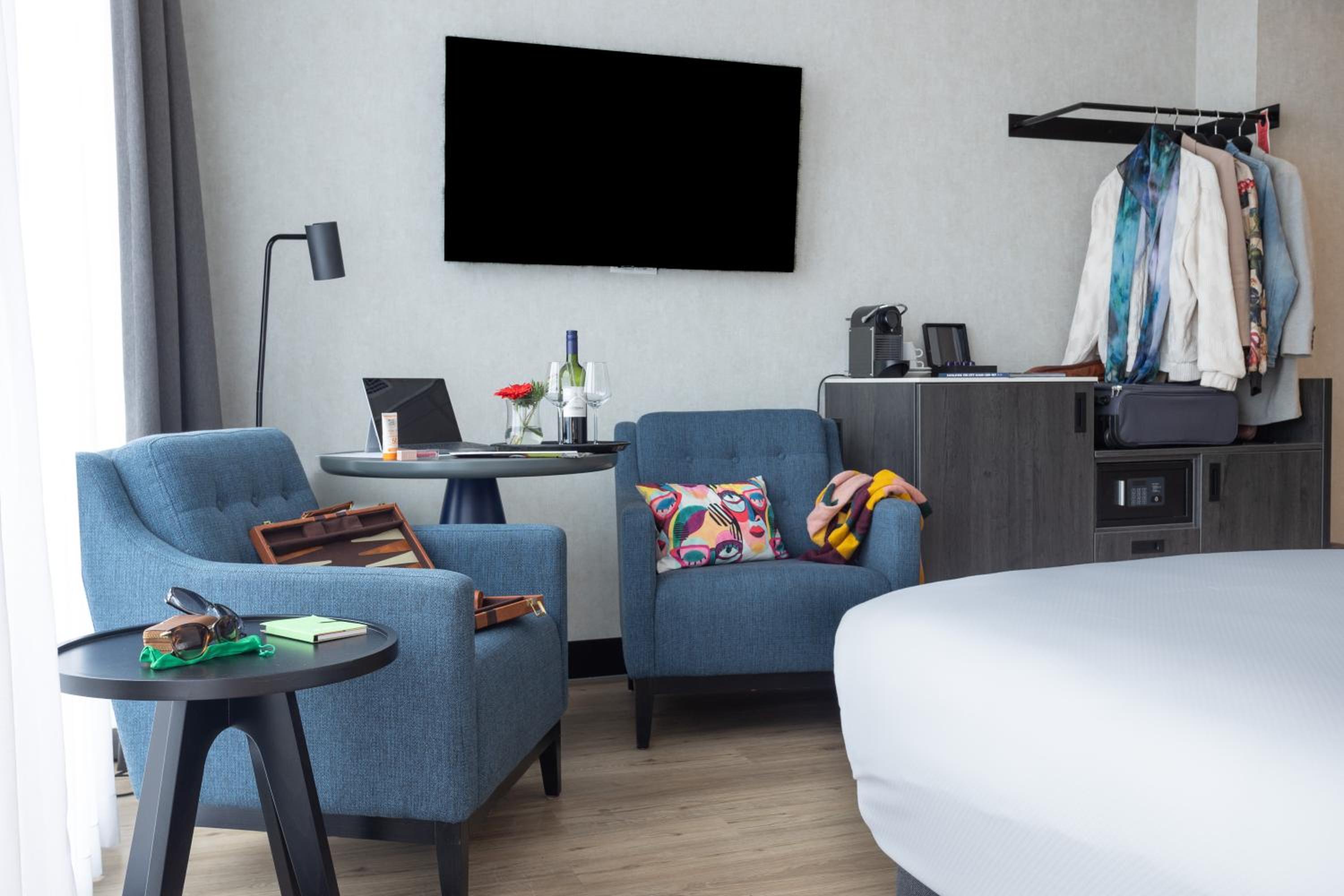 Deluxe Room with Balcony - Top Floor - Photo 4