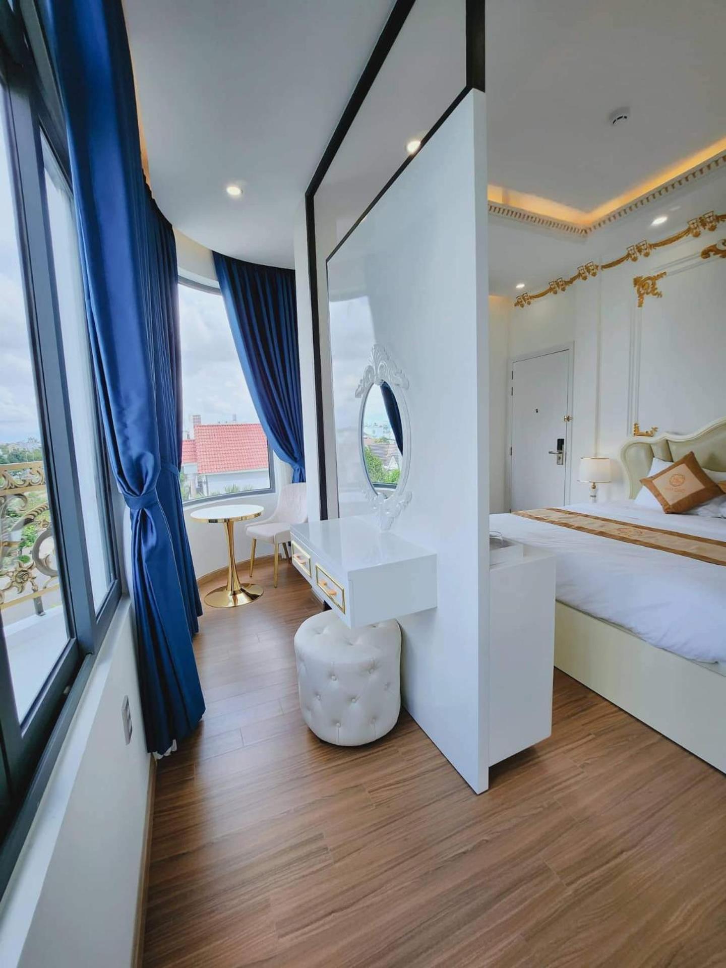 Deluxe King Room photo 3