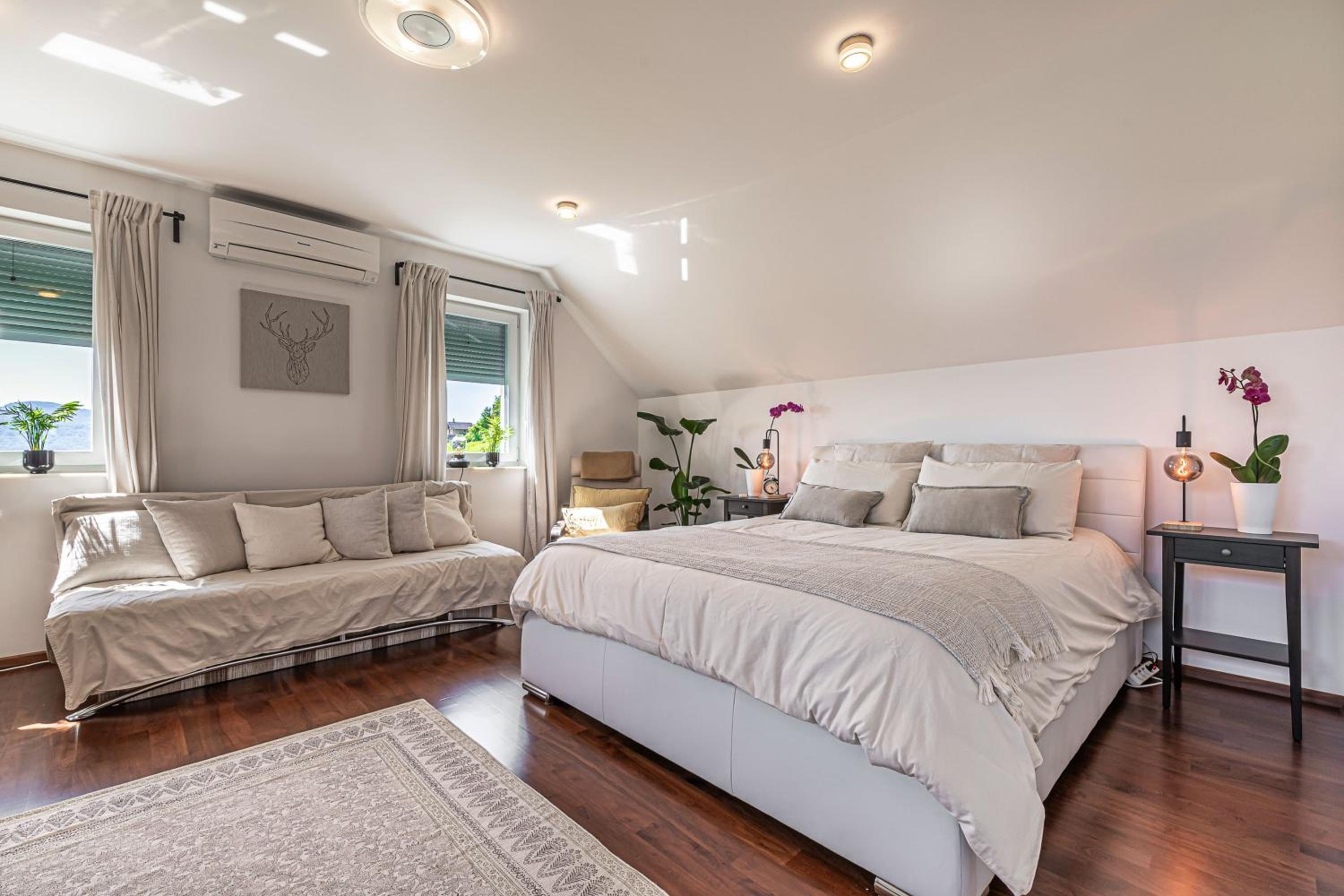 One-Bedroom House photo 1
