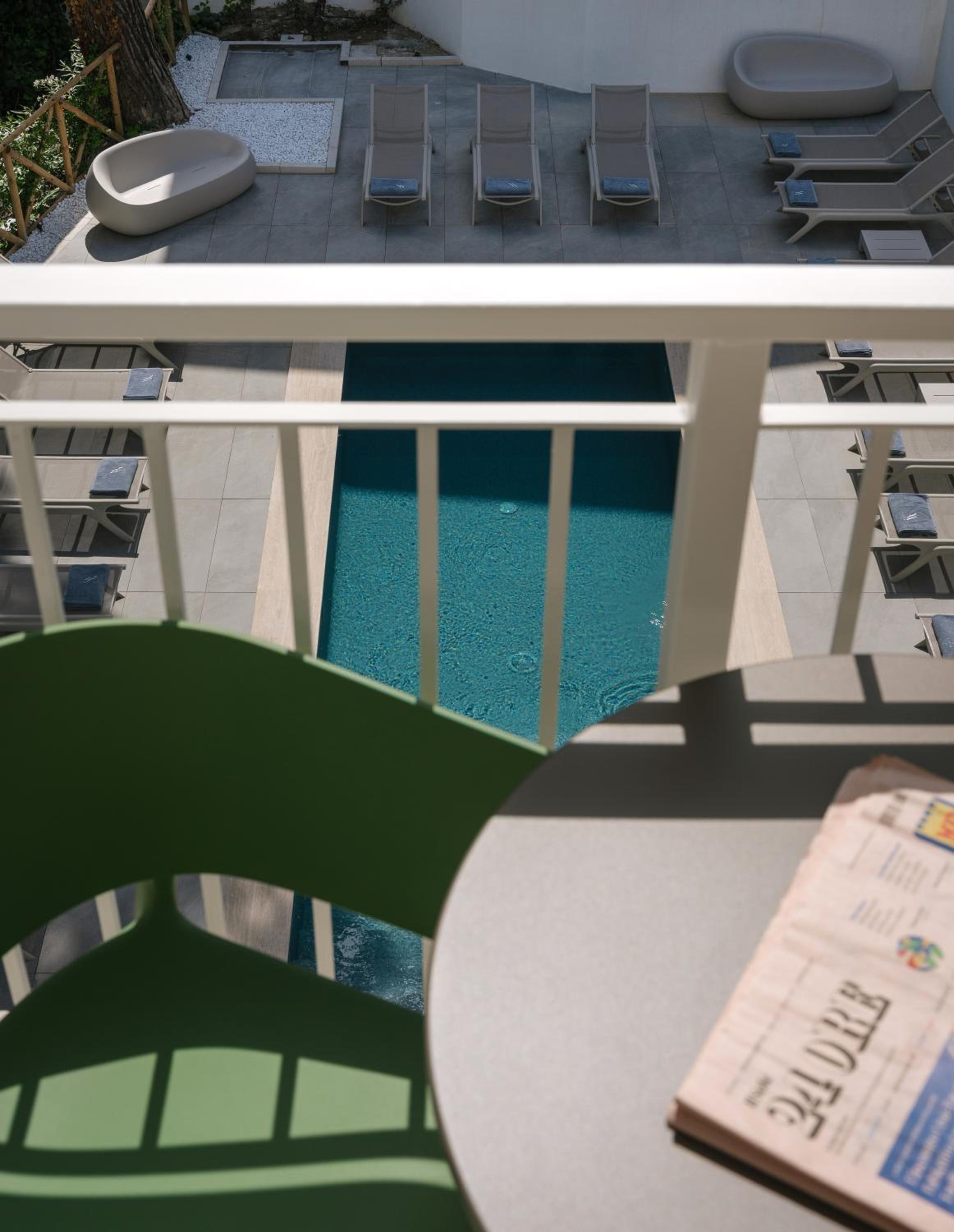 Deluxe Double Room with Balcony and Sea View - Photo 5