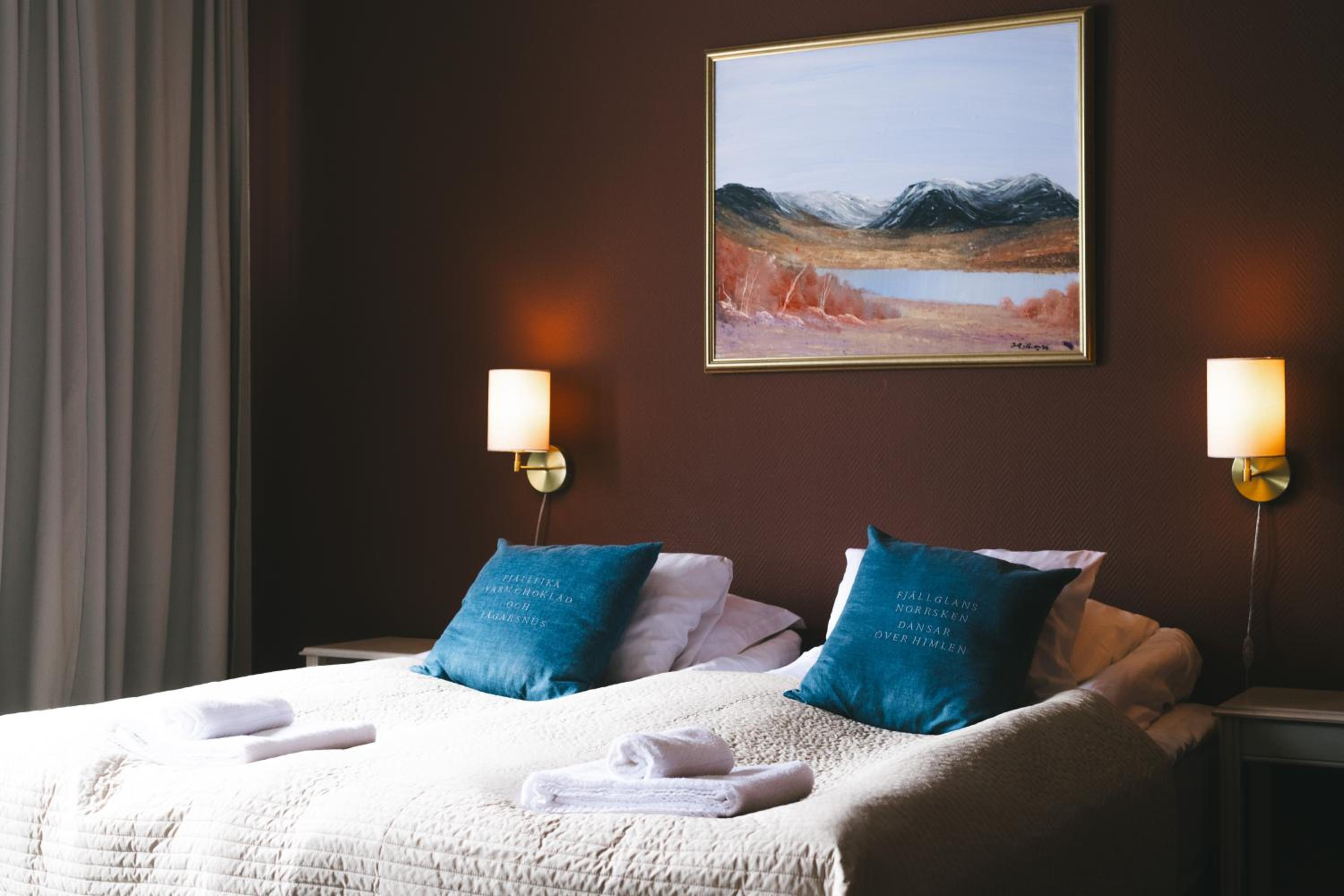 Double Room with Lake View - Photo 1