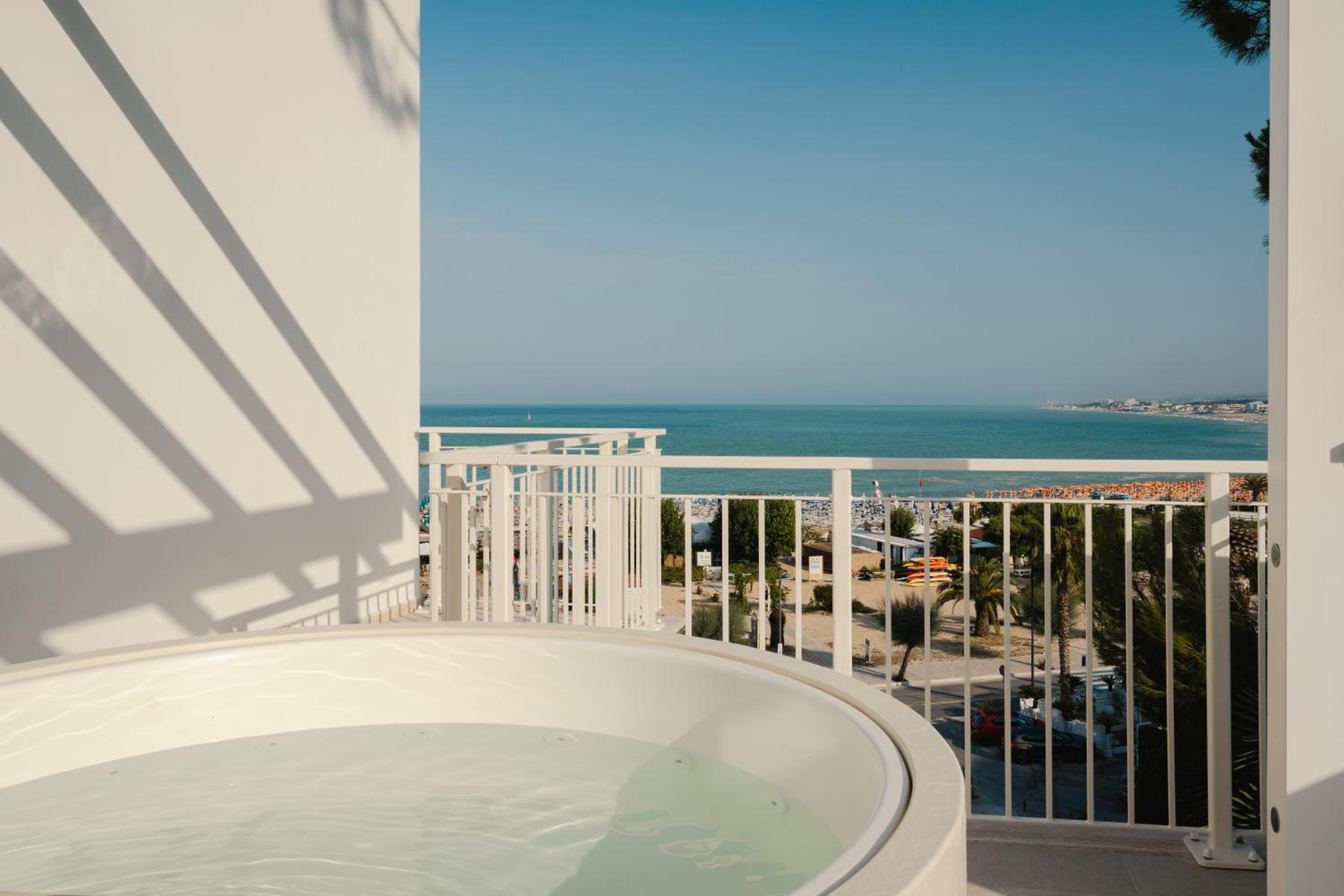 King Room with Sea View - Photo 5
