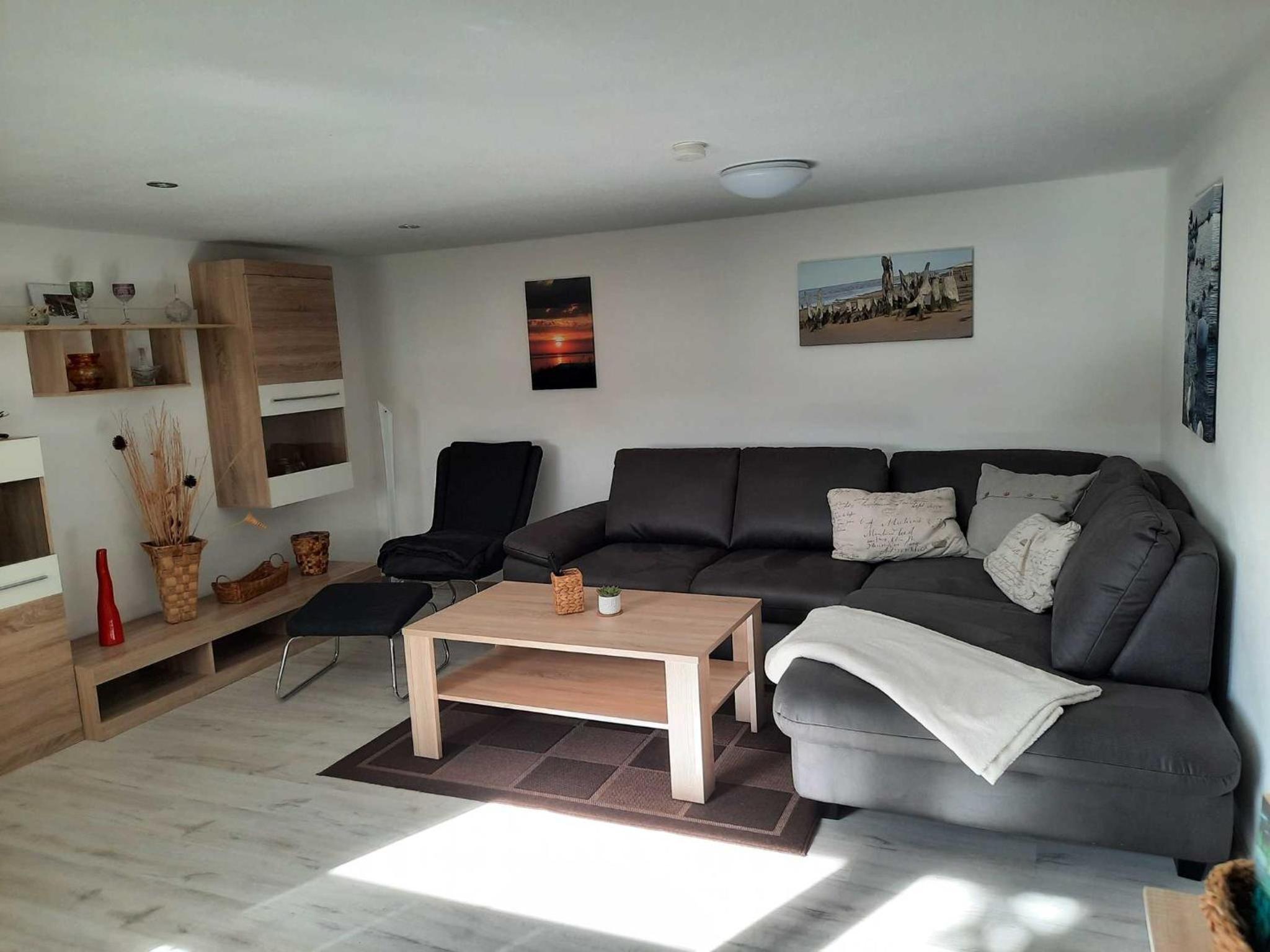 One-Bedroom Apartment with Shower photo 1