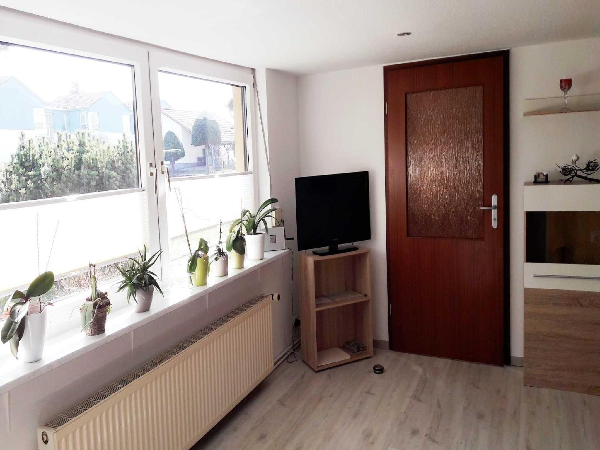 One-Bedroom Apartment with Shower photo 3