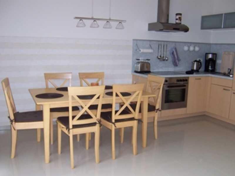 Three-Bedroom Apartment with Shower photo 3