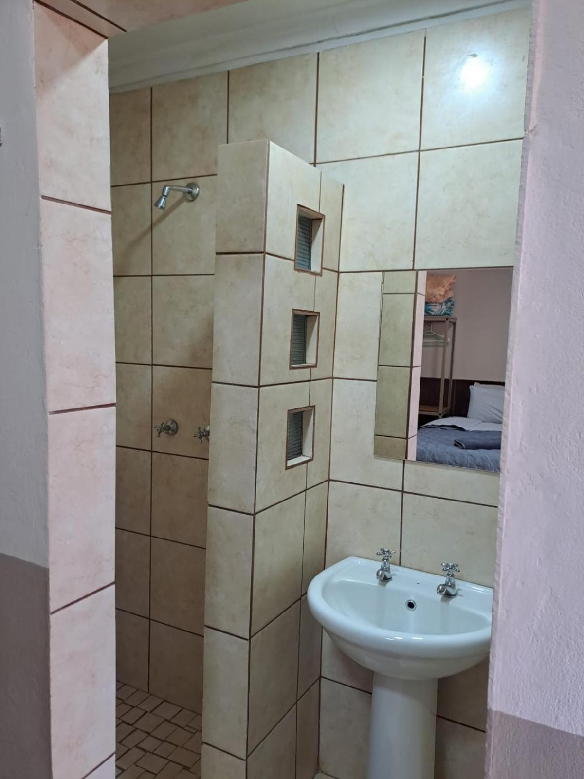 Budget Twin Room photo 2
