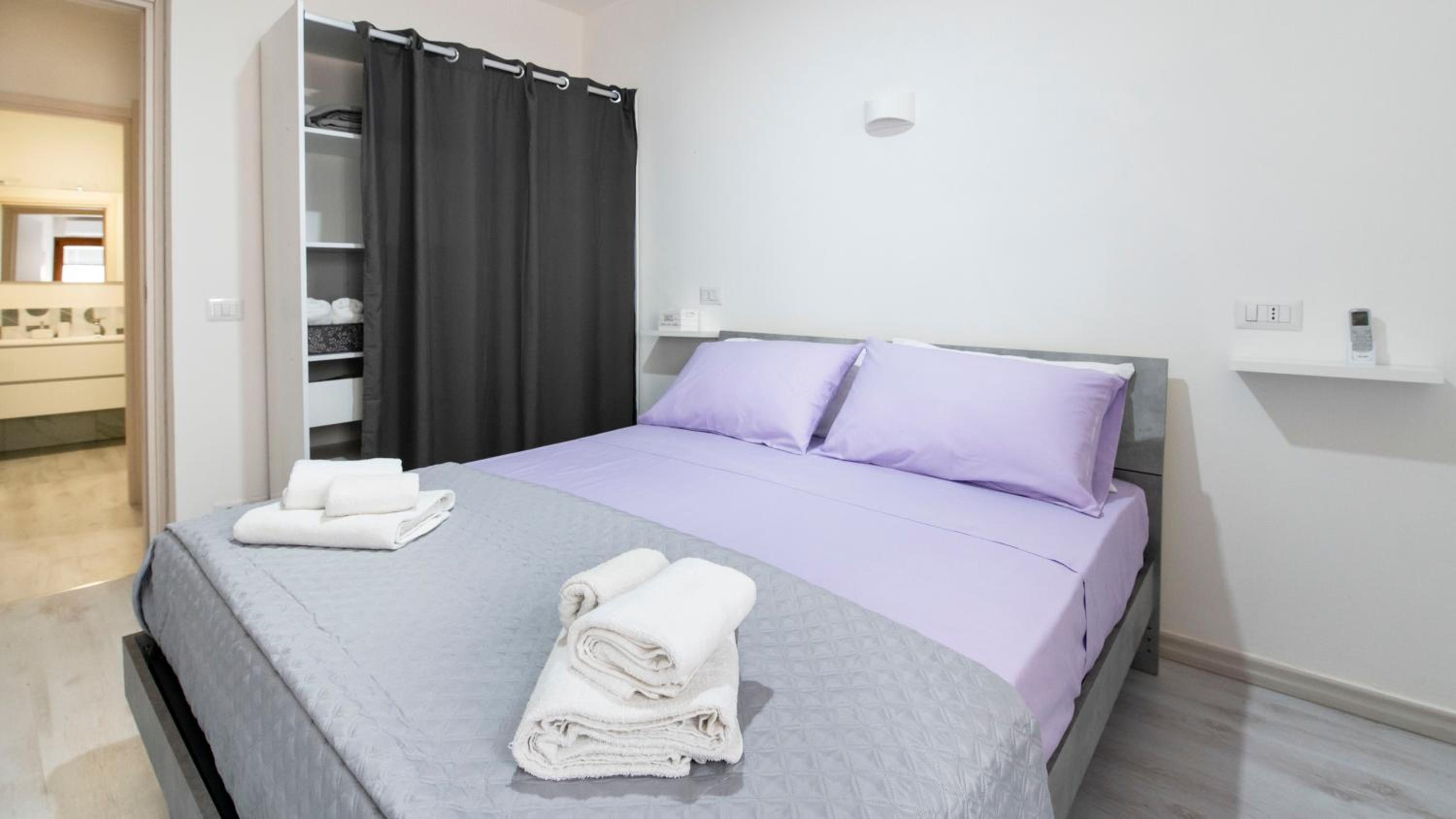 One-Bedroom House photo 1