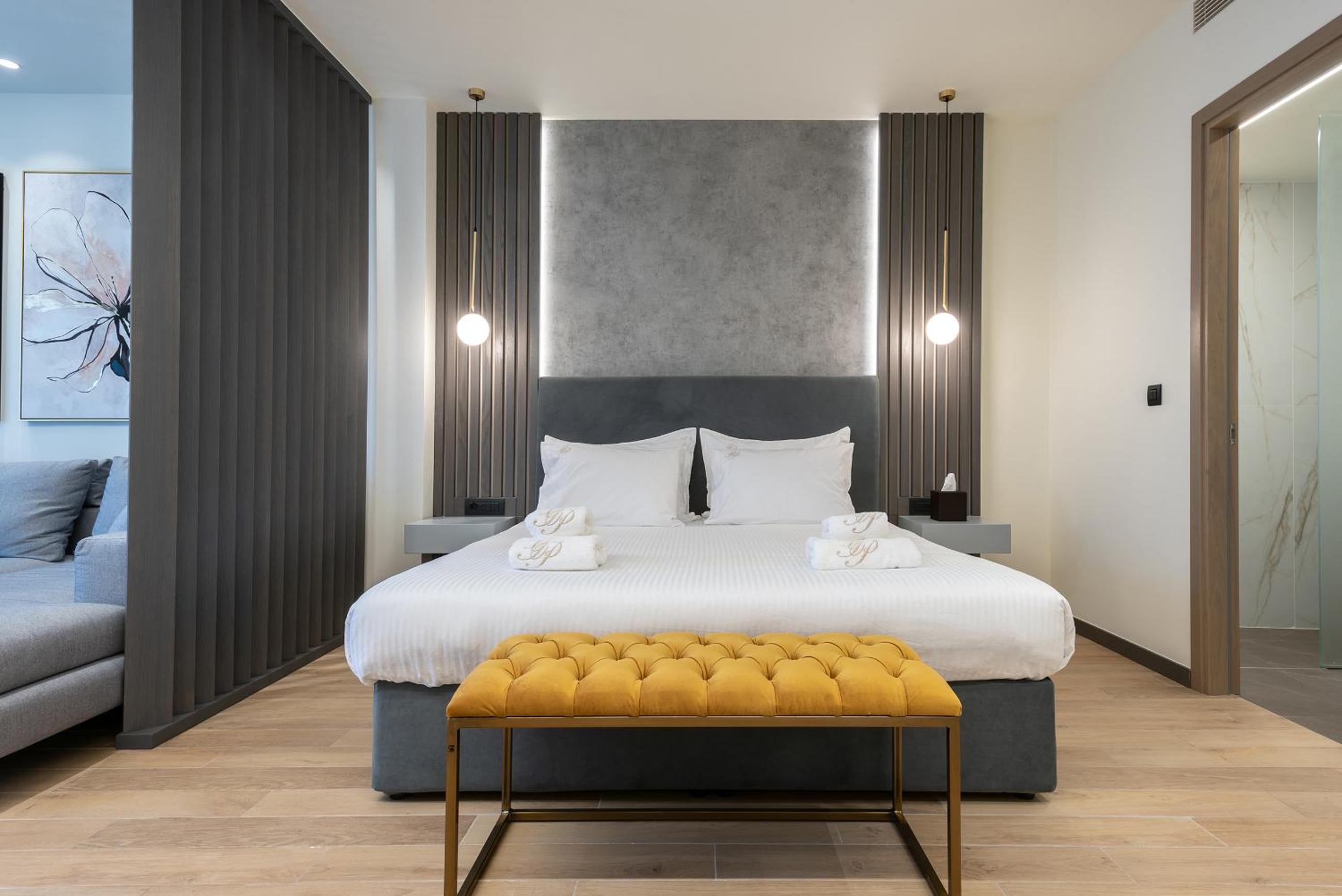 Deluxe Suite - Photo 7