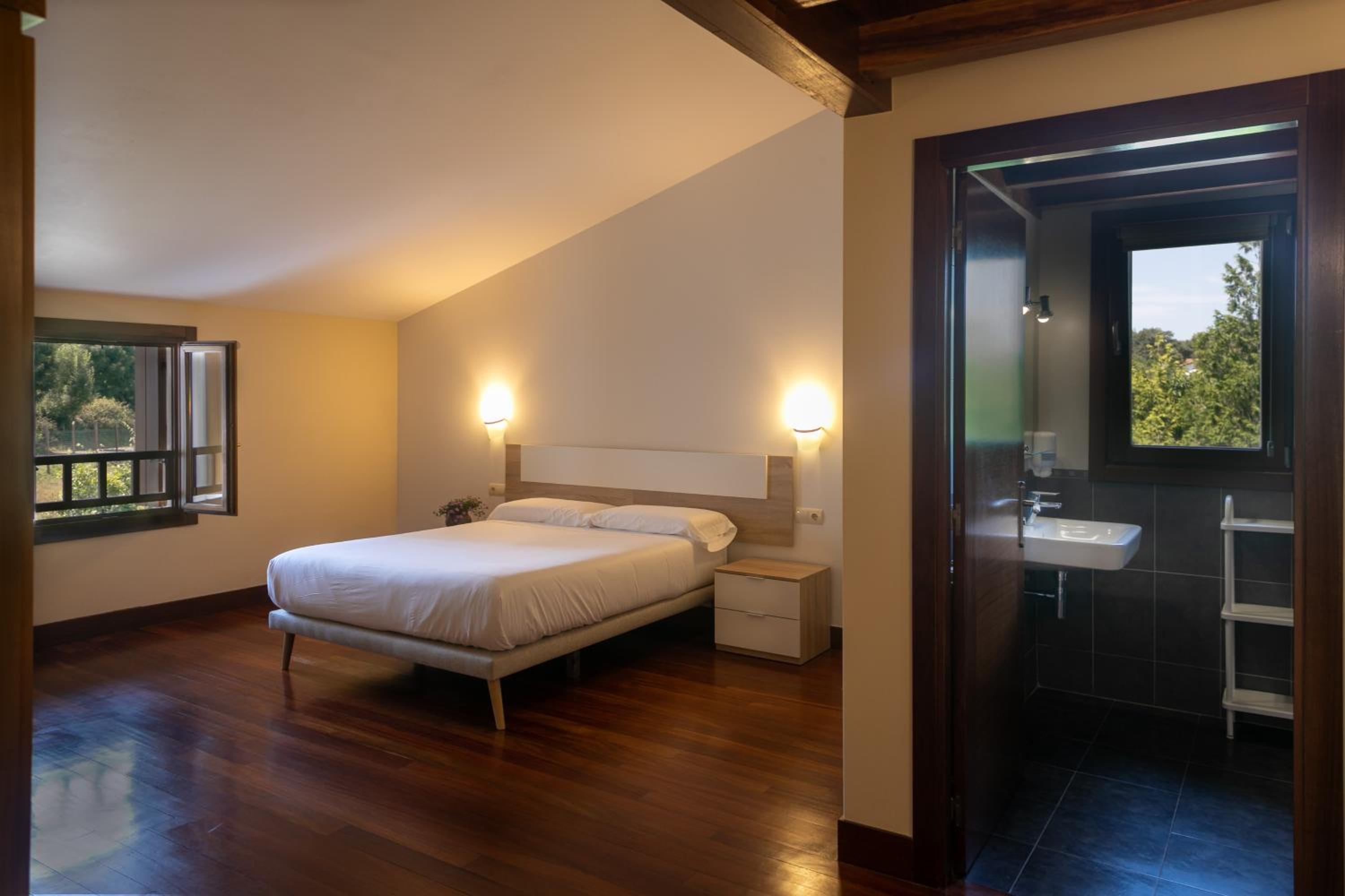 Standard Double Room - Photo 1