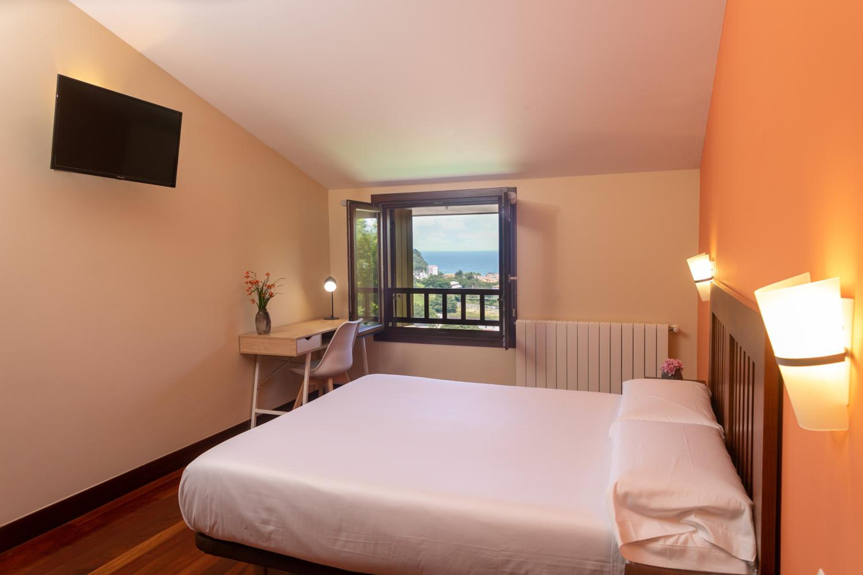 Standard Double Room - Photo 4