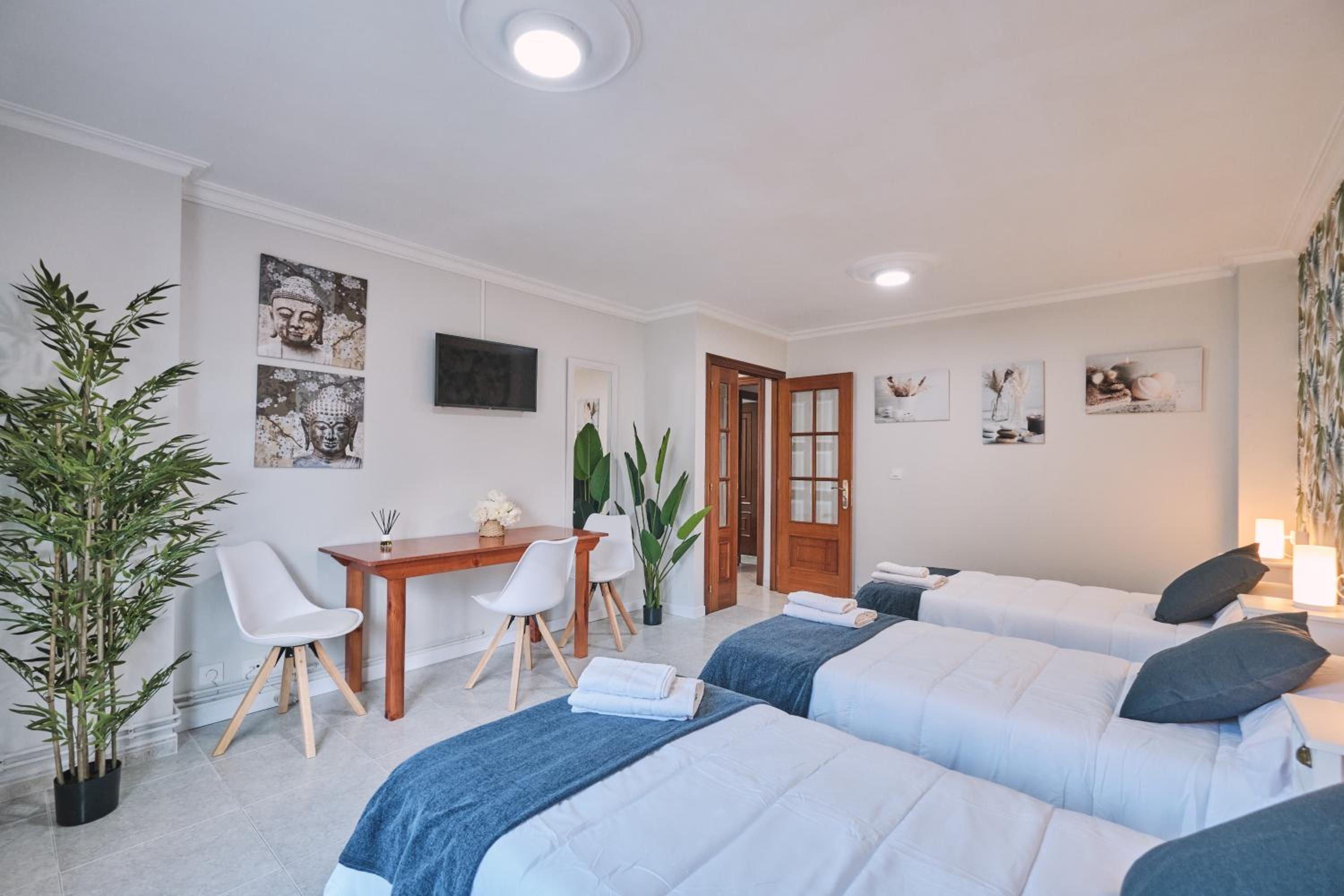 Triple Room with Shared Bathroom photo 2