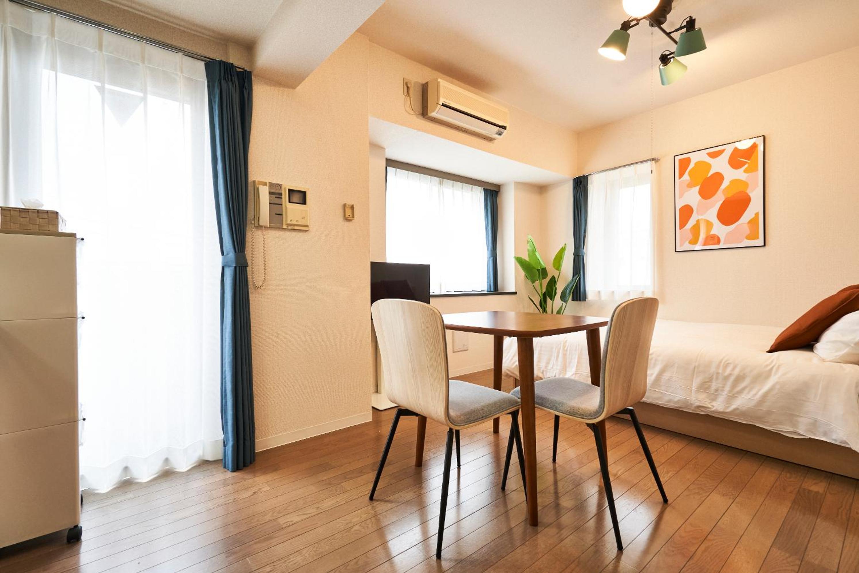 One-Bedroom Apartment photo 1