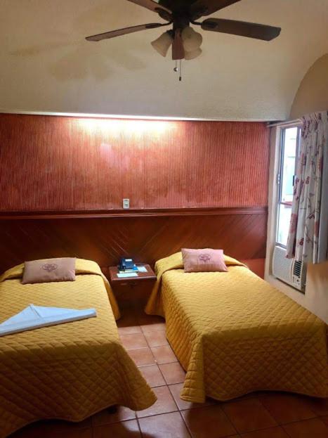 Double Room (1 Adult + 1 Child)
