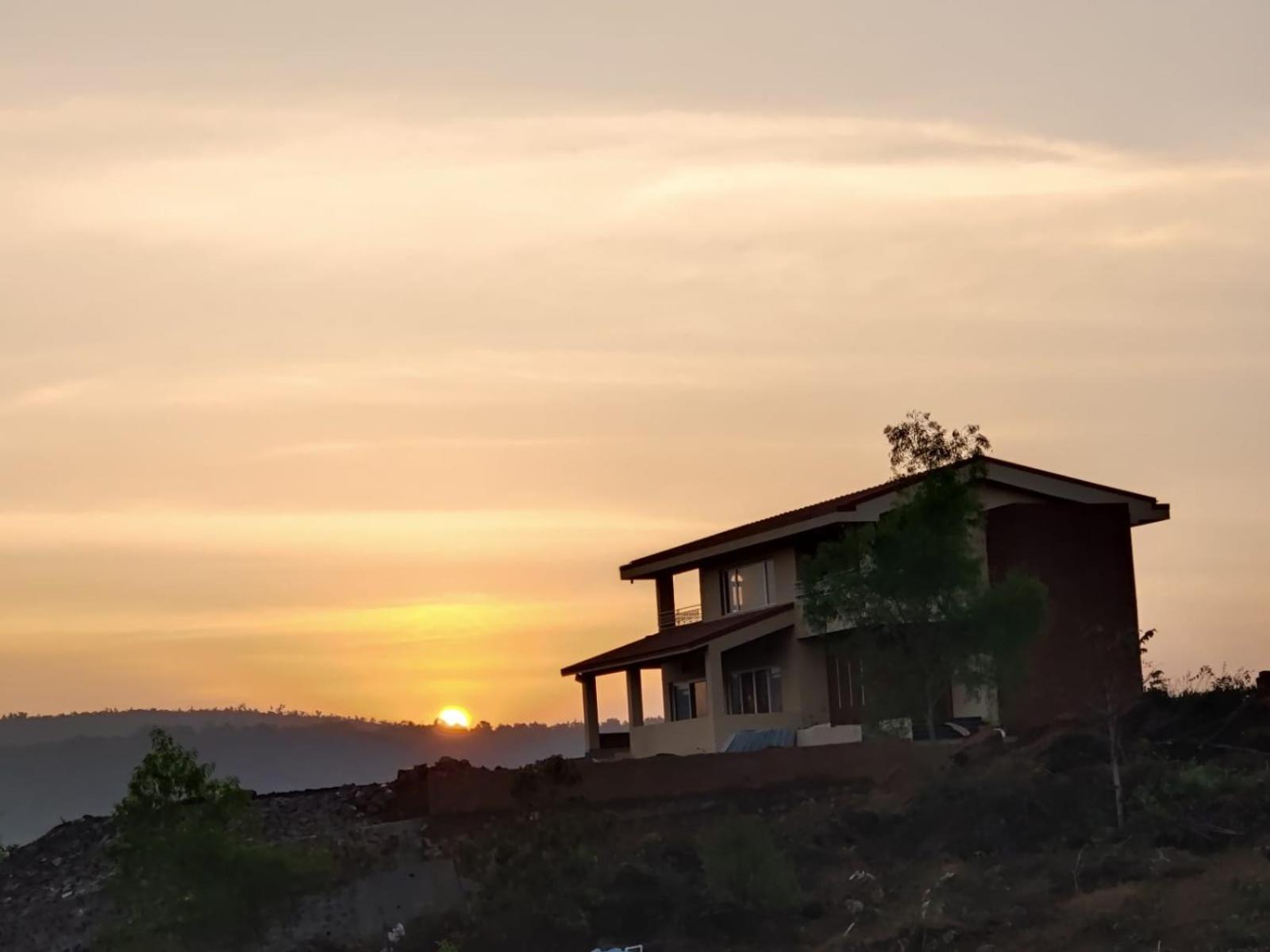 Villa photo 2