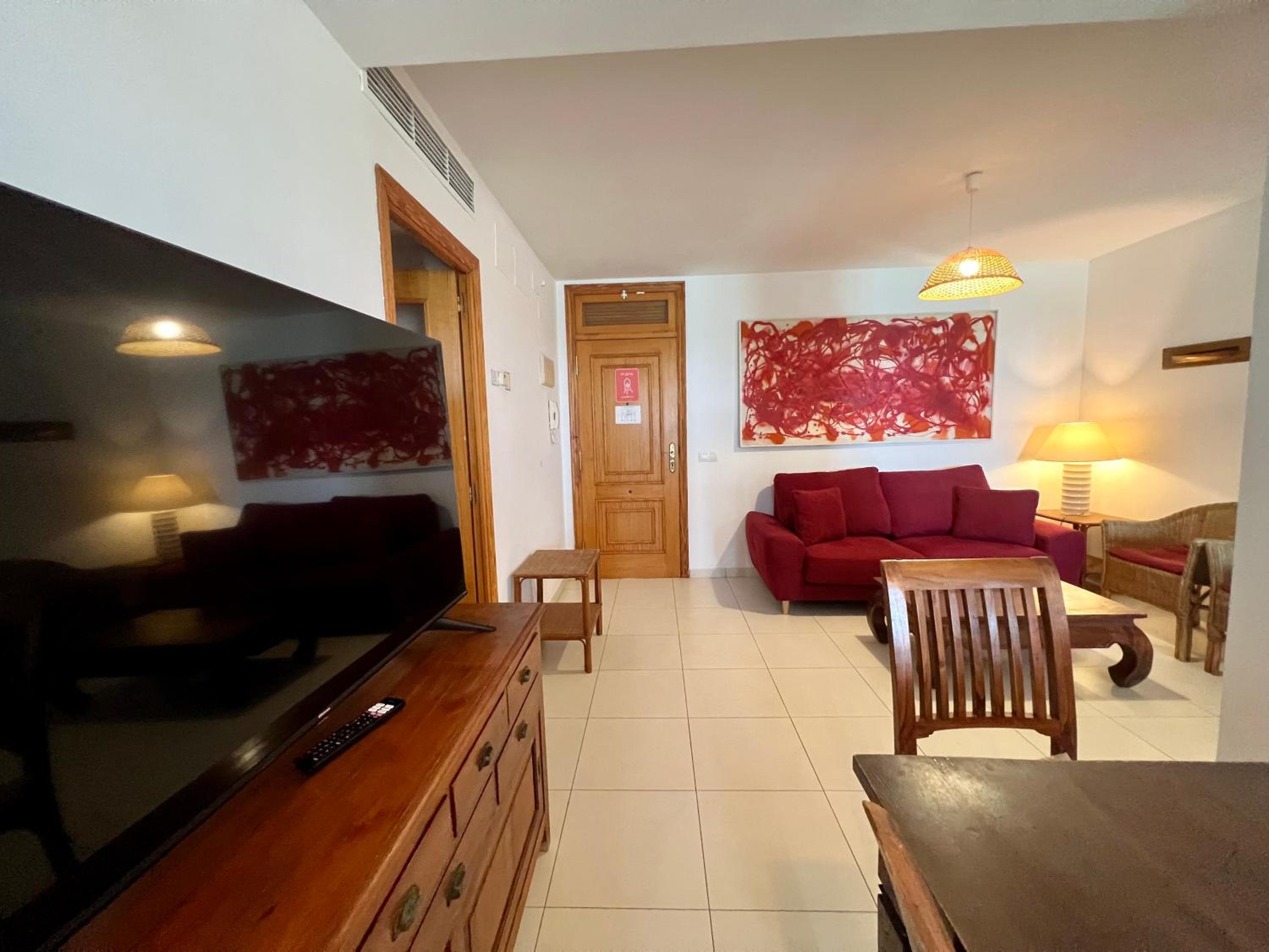 Two-Bedroom Apartment (2-4 Adults) photo 2