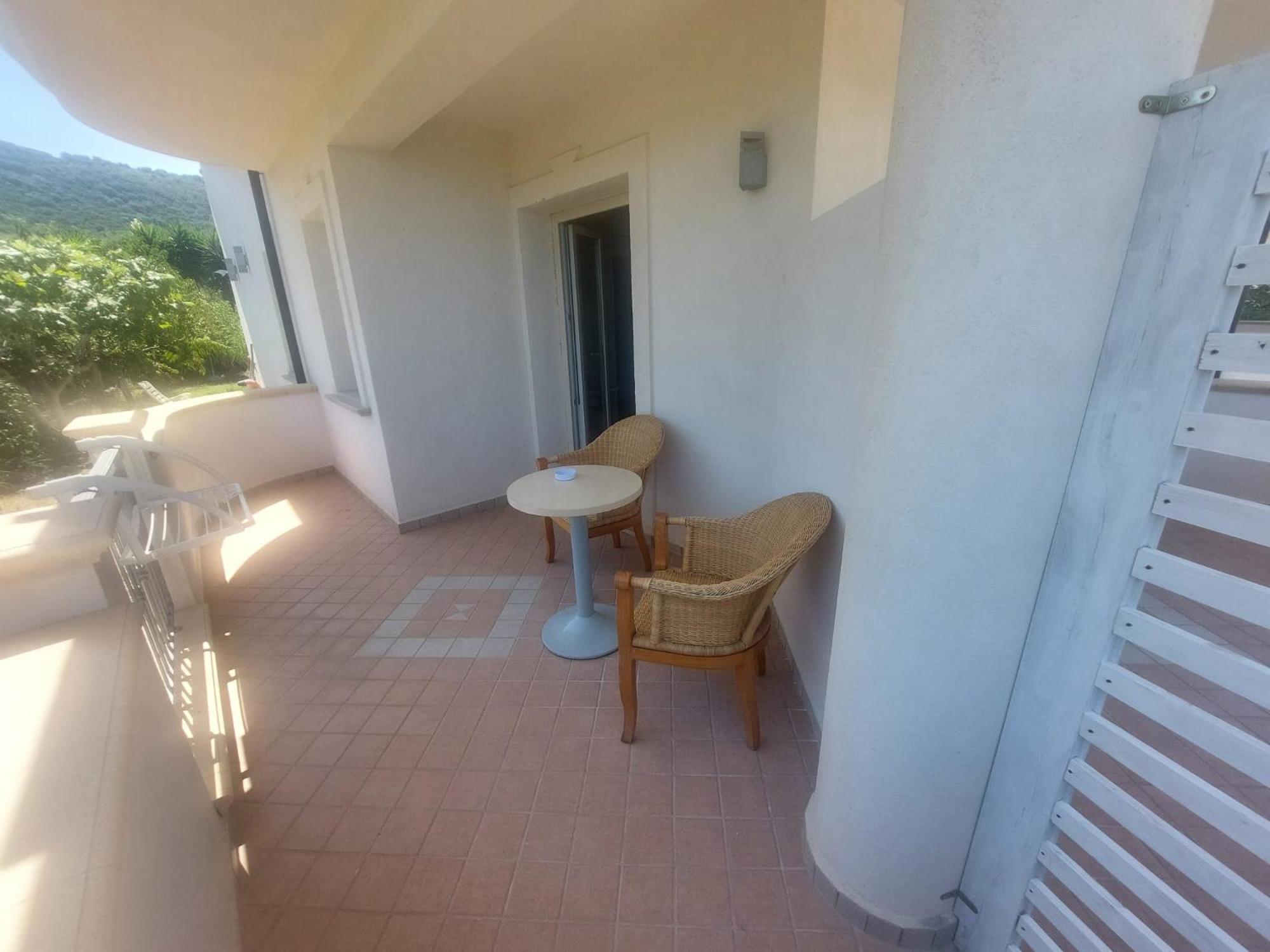 Double Room with Balcony - Photo 7