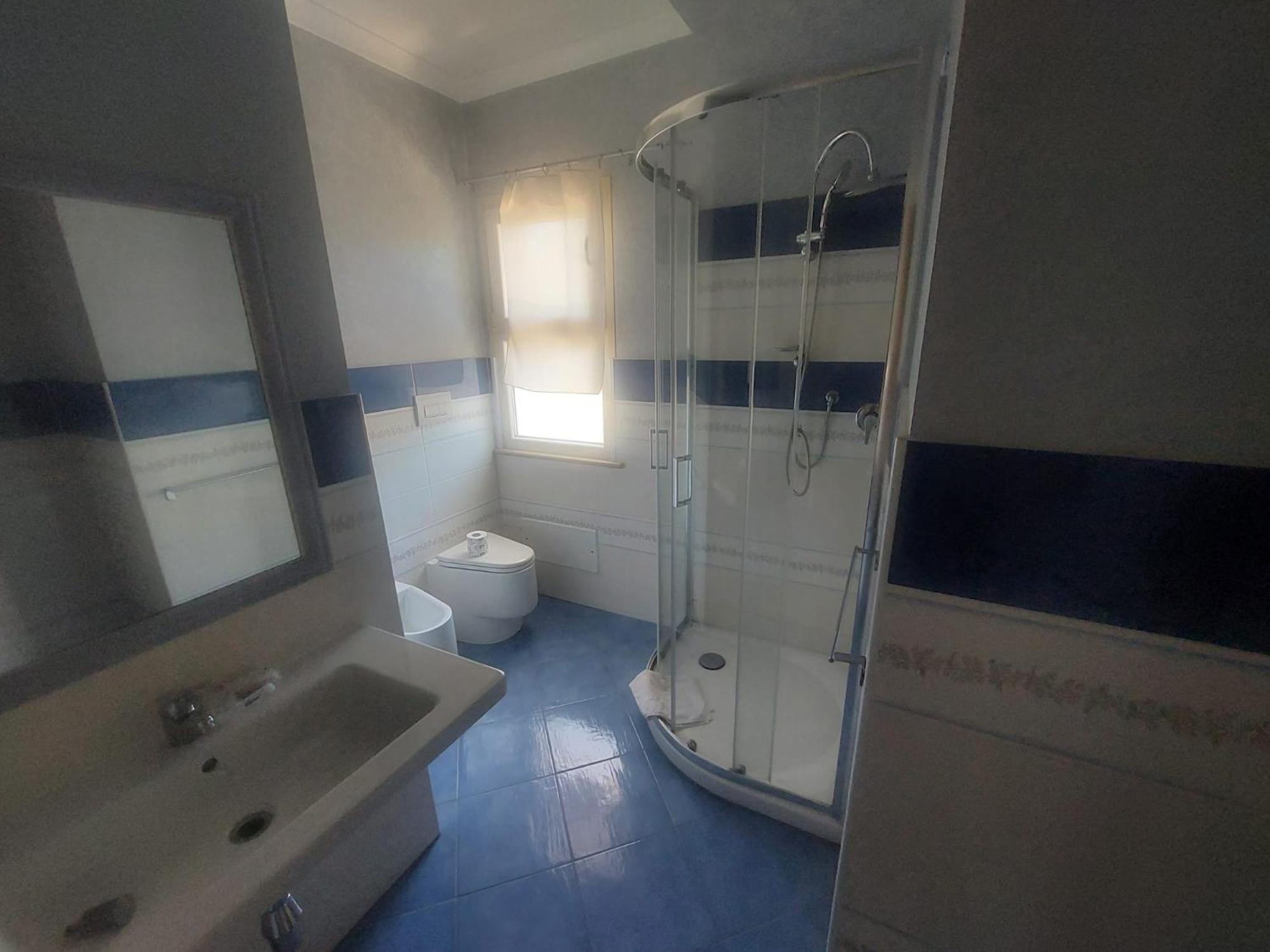 Double Room with Balcony - Photo 6