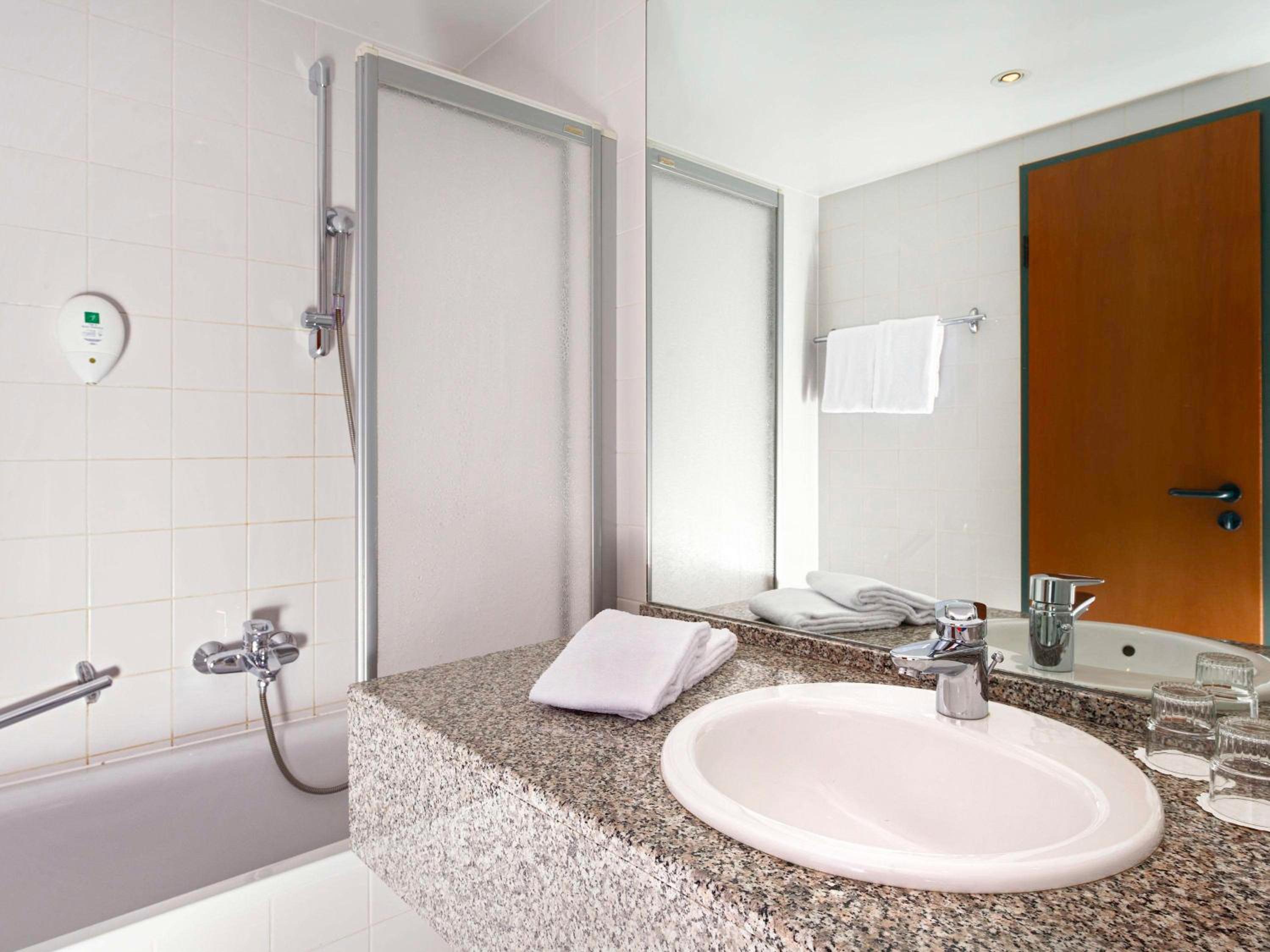 Superior Room with One Double Bed and Air Conditioning - Photo 4