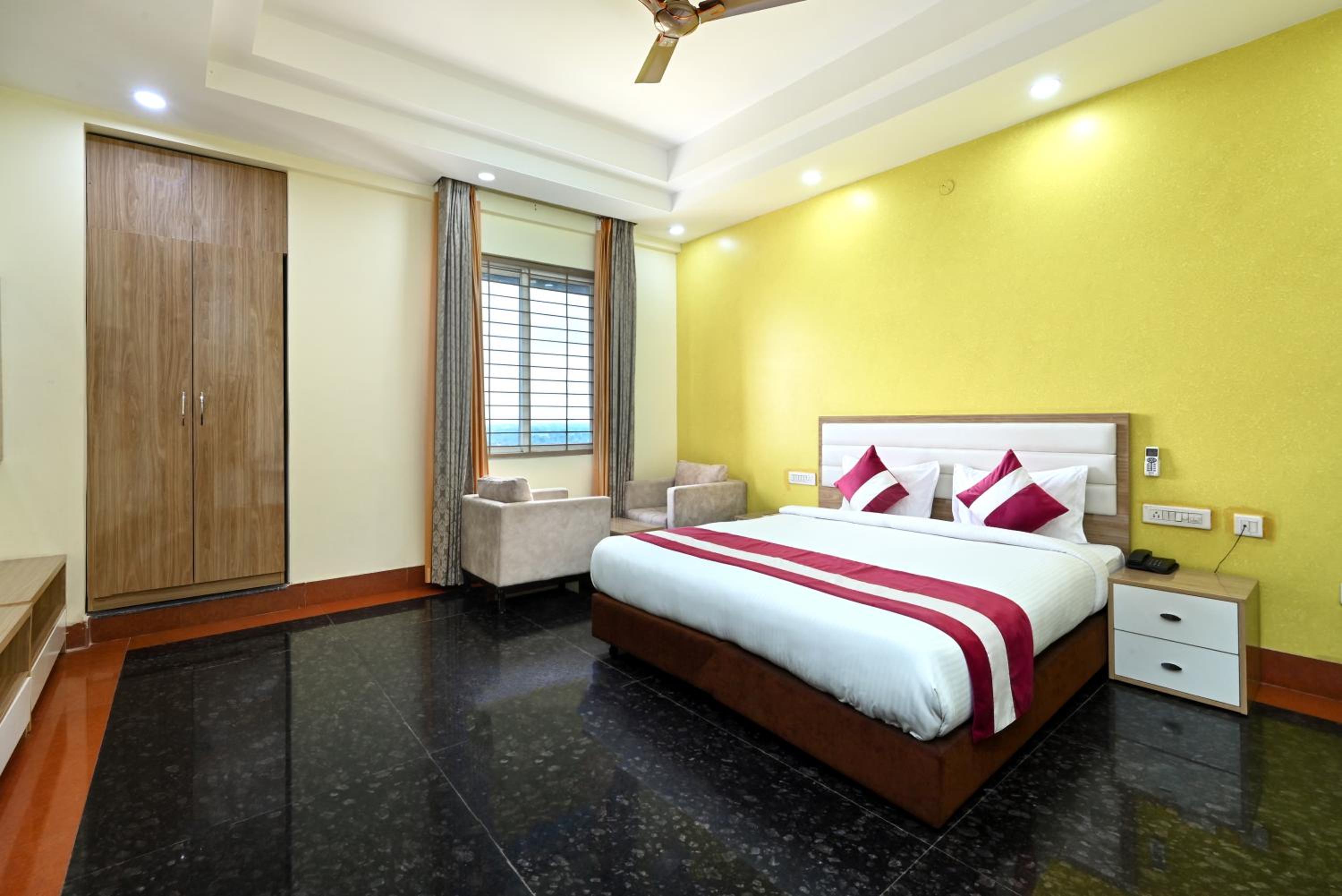 Deluxe Double Room - Photo 1