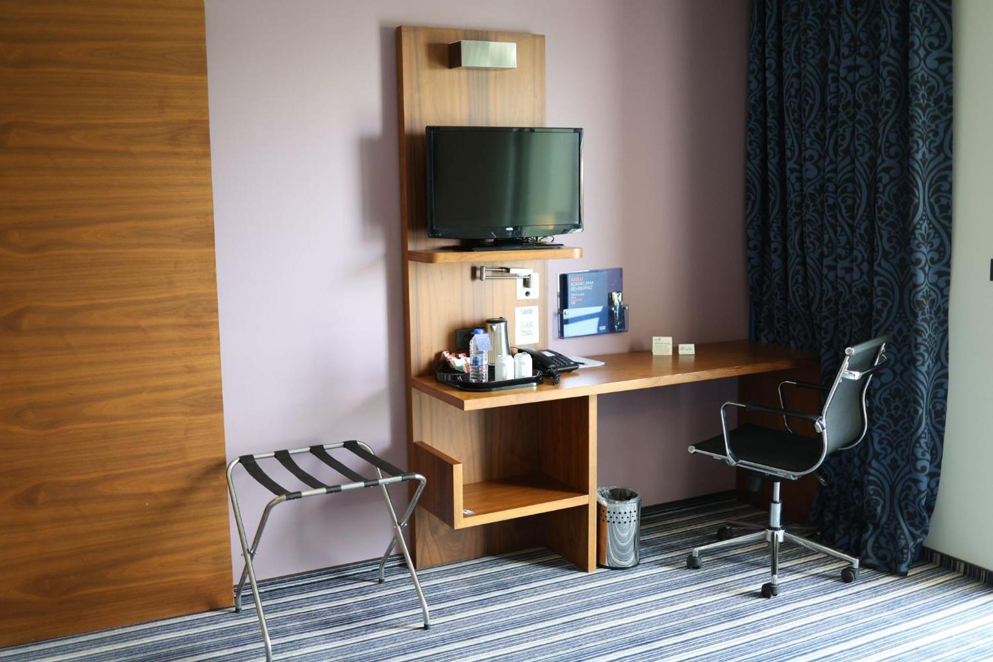 Standard Twin Room - Free Breakfast photo 3