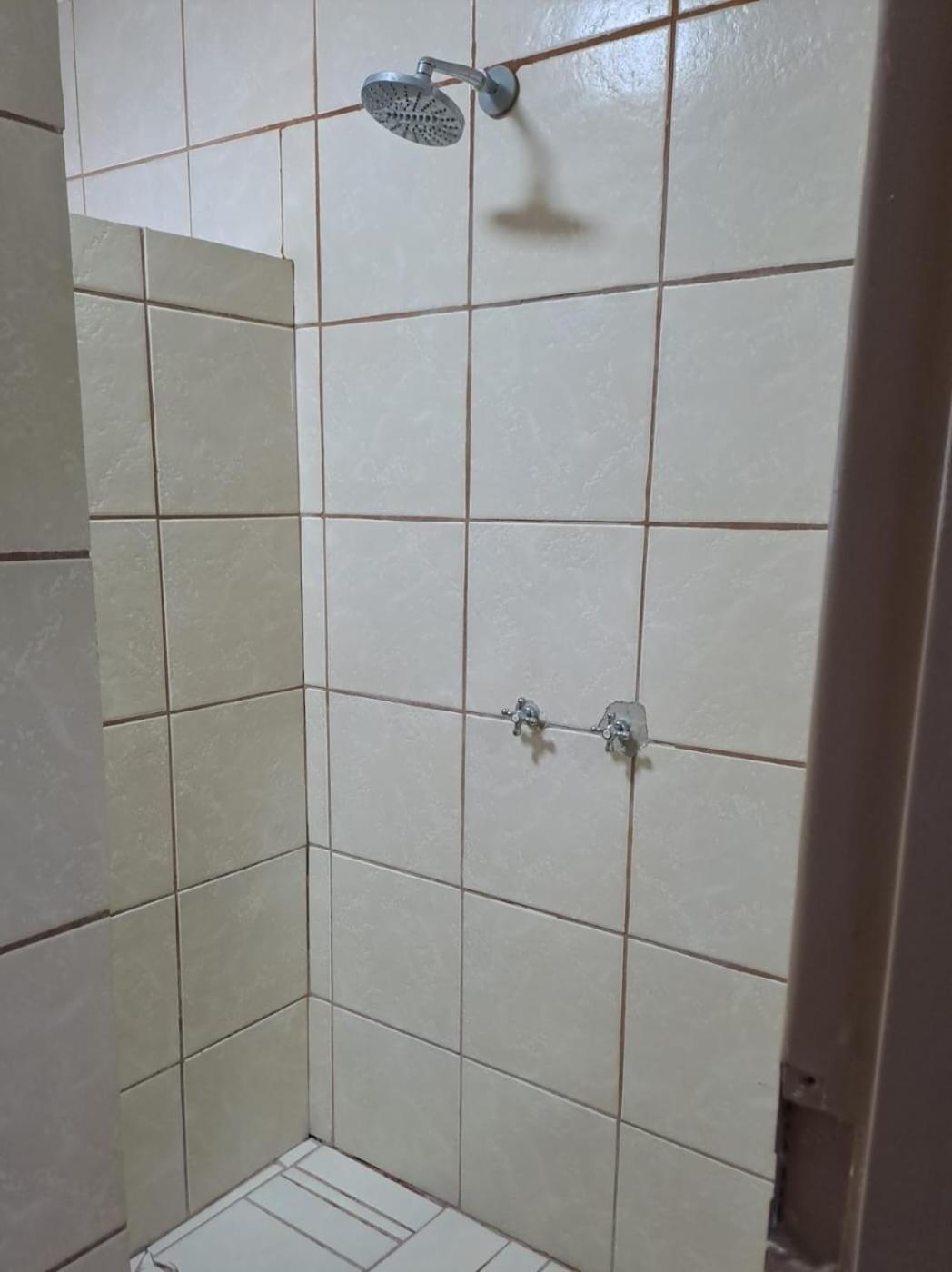 Twin Room with Shared Bathroom photo 3