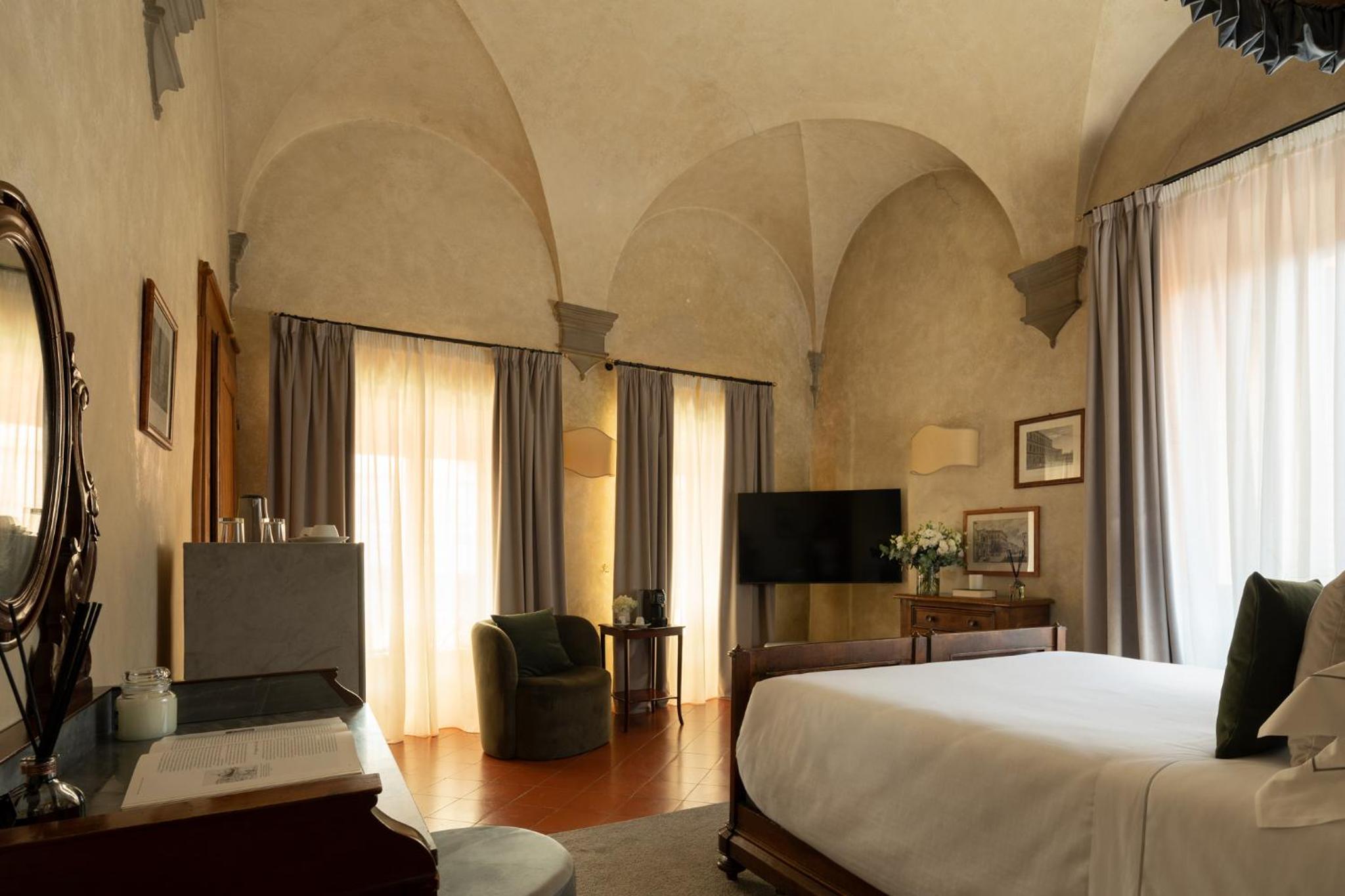 Deluxe Room - Photo 1