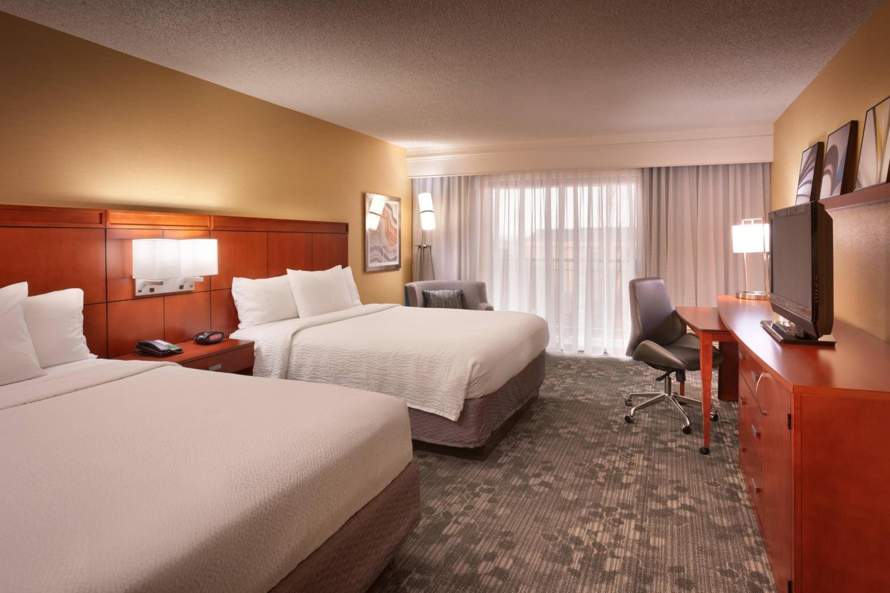 Queen Room with Two Queen Beds - Photo 1