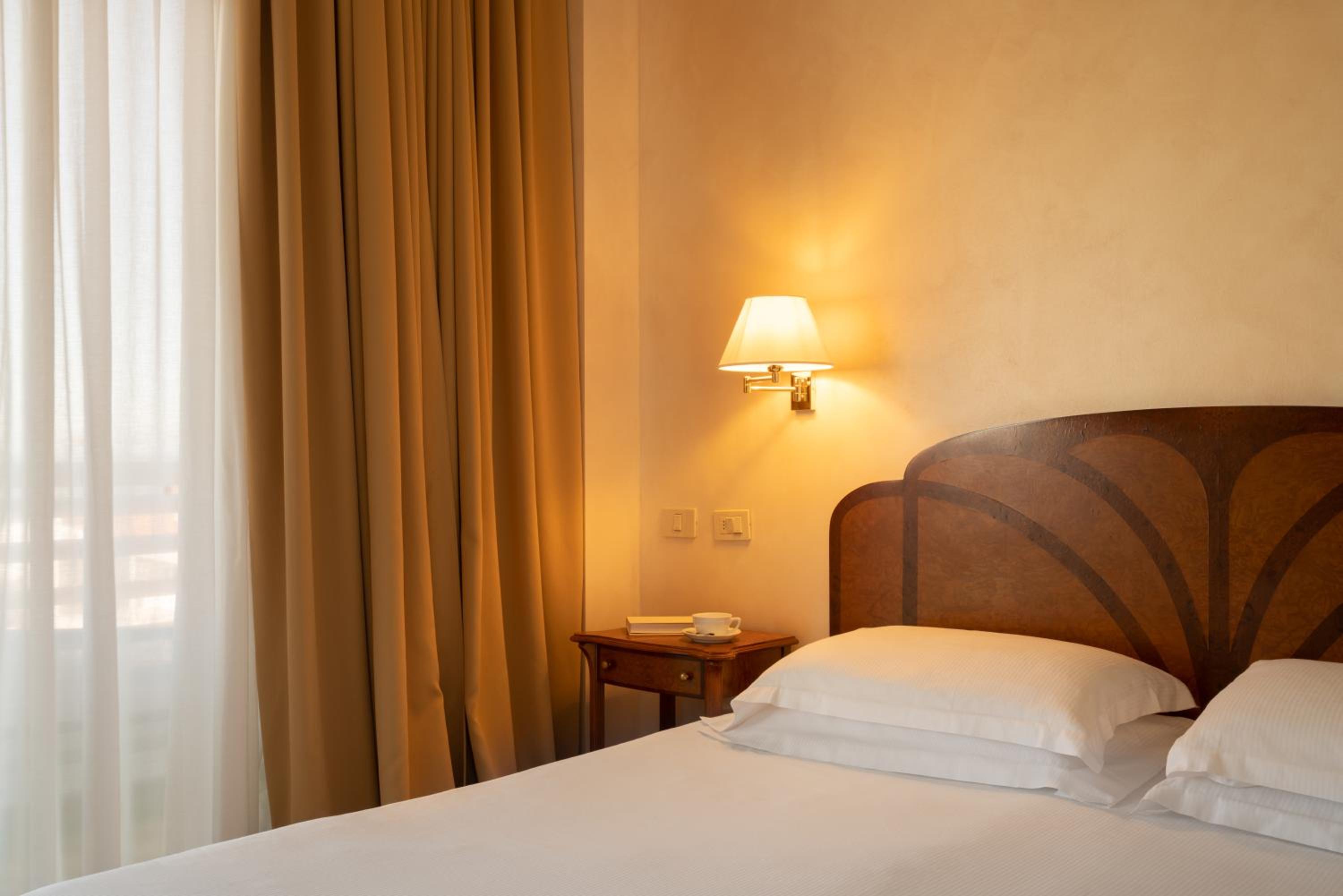 Standard Junior Suite - Photo 1