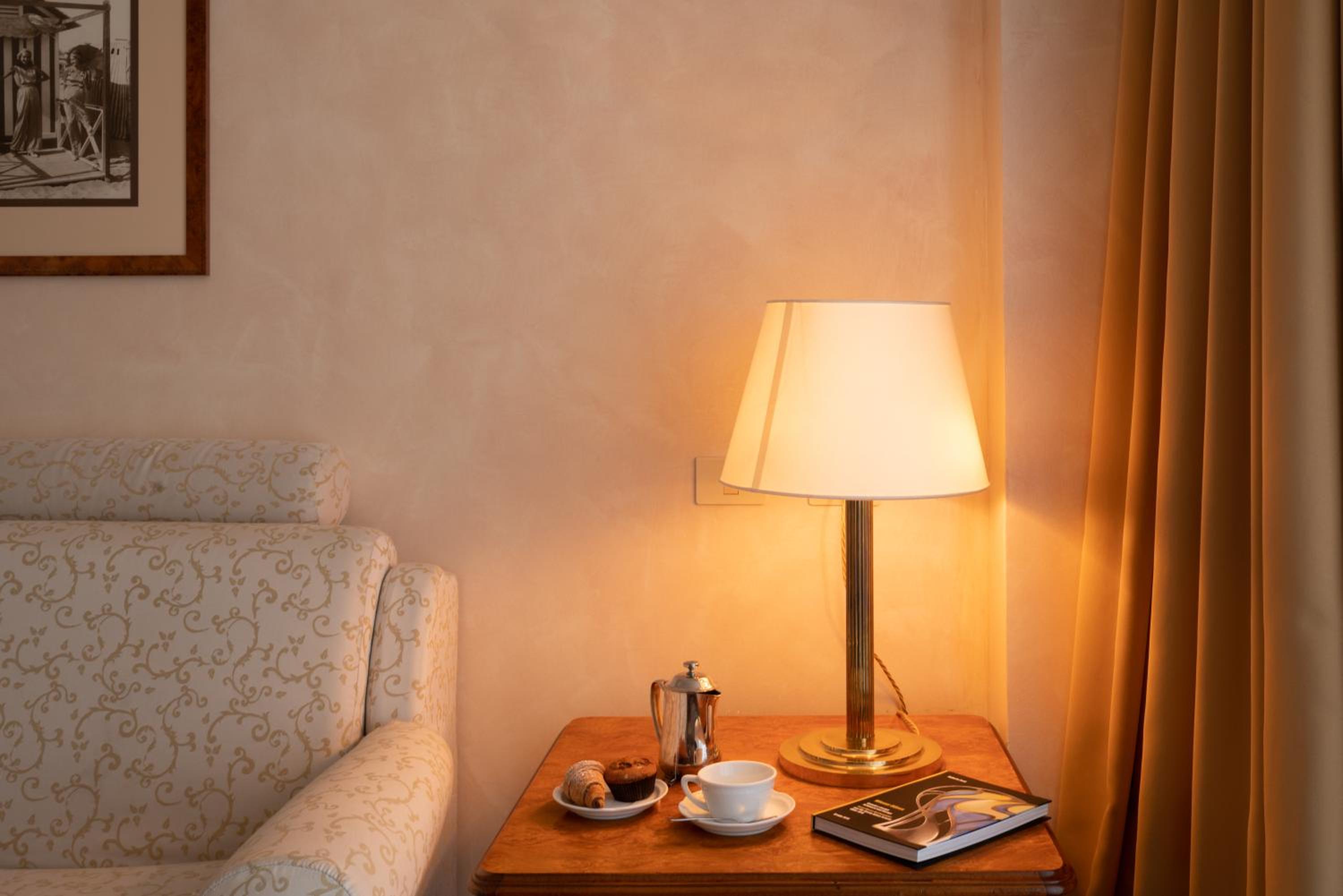 Standard Junior Suite - Photo 6