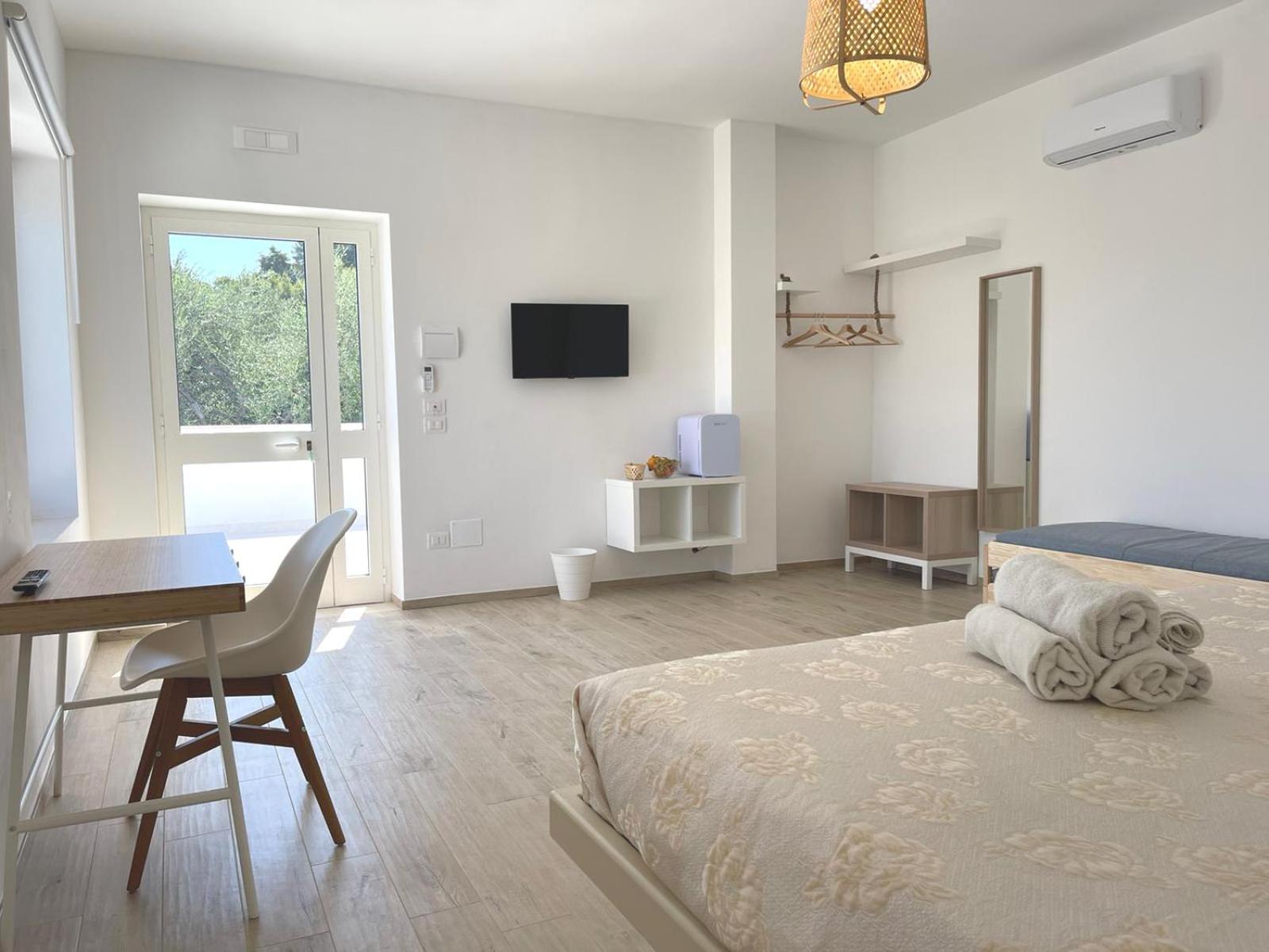 Deluxe Double Room with Sea View photo 3