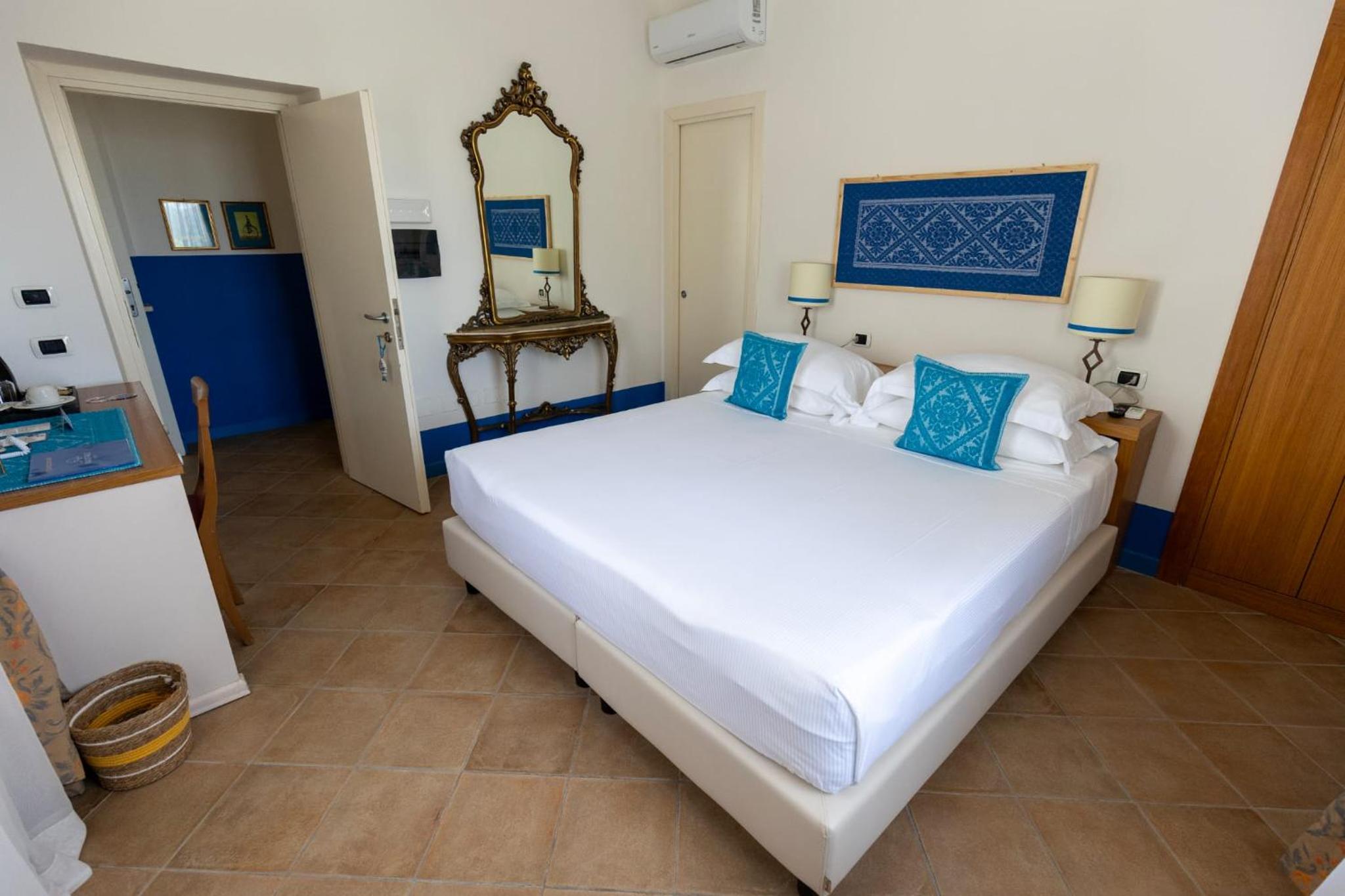 Double Room with Garden View - Photo 1