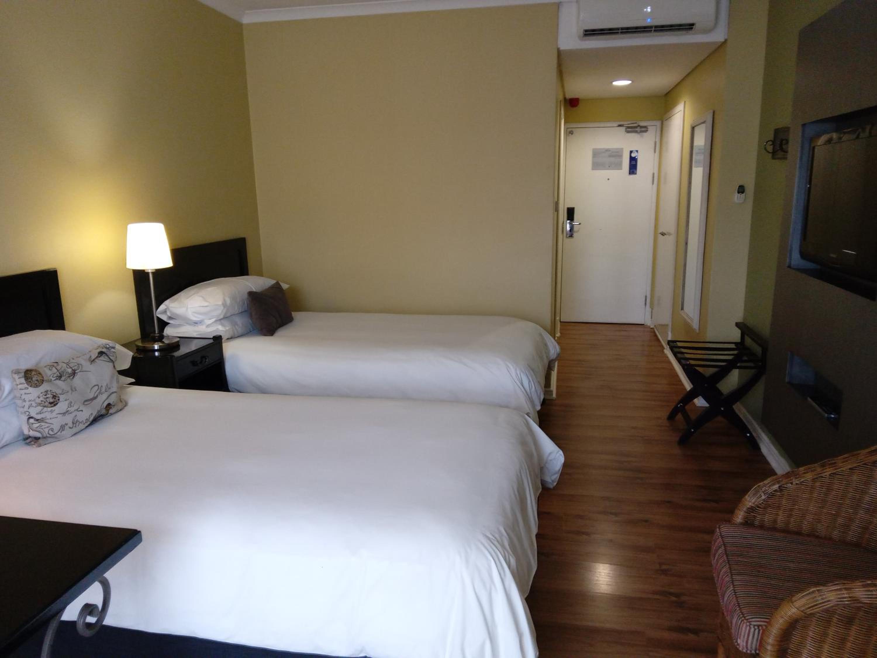 Guest Room, 2 Twin - Photo 2