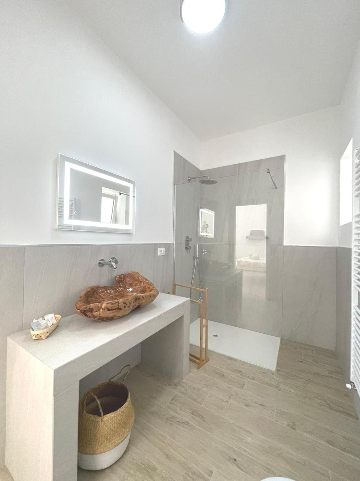 Deluxe Double Room with Sea View photo 2