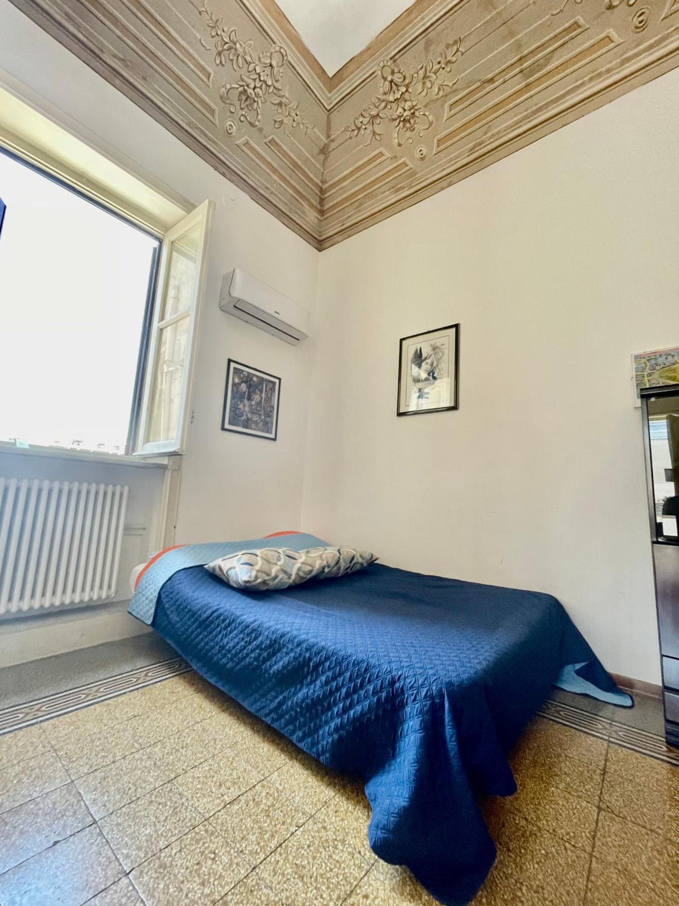 Suite with City View - Photo 8