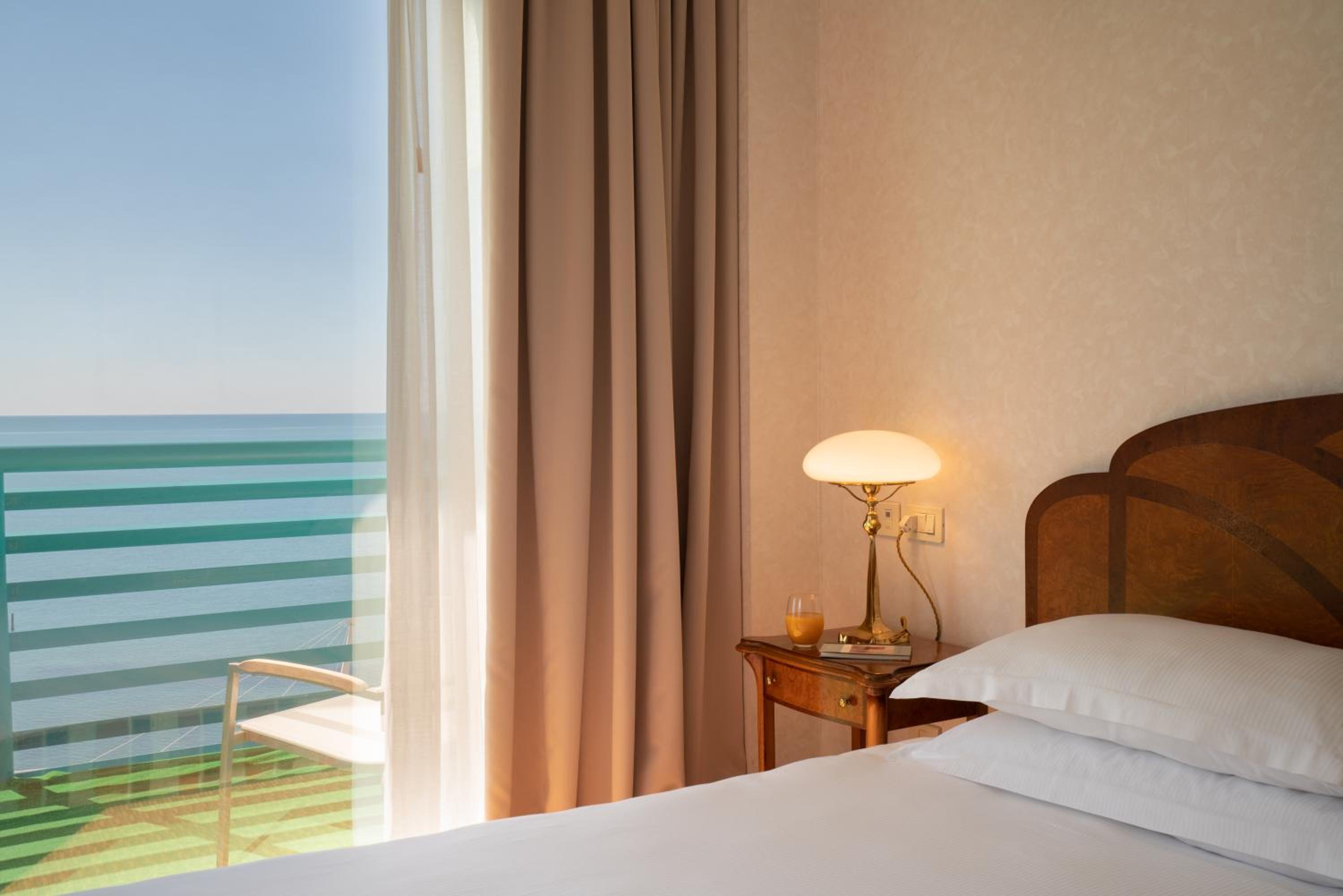 Superior Junior Suite Sea Side - Photo 9