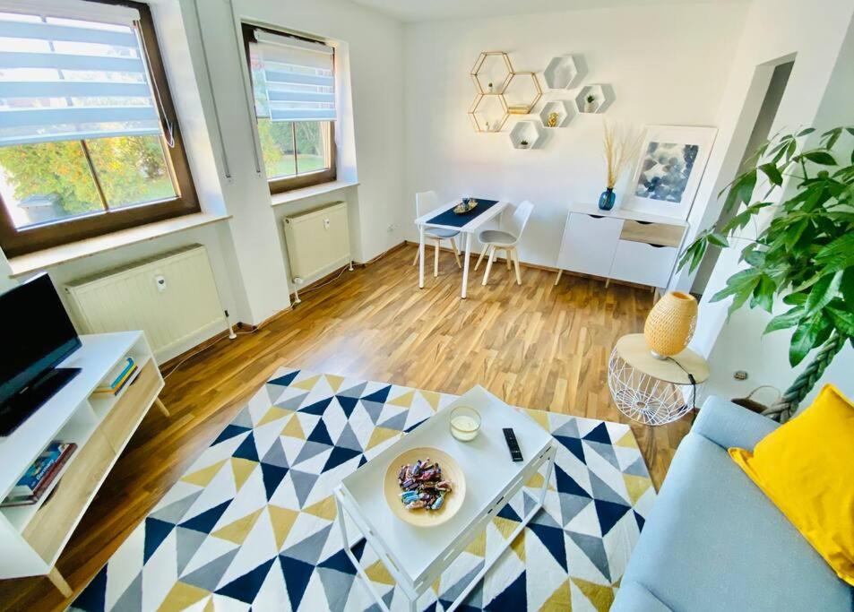 One-Bedroom Apartment photo 1