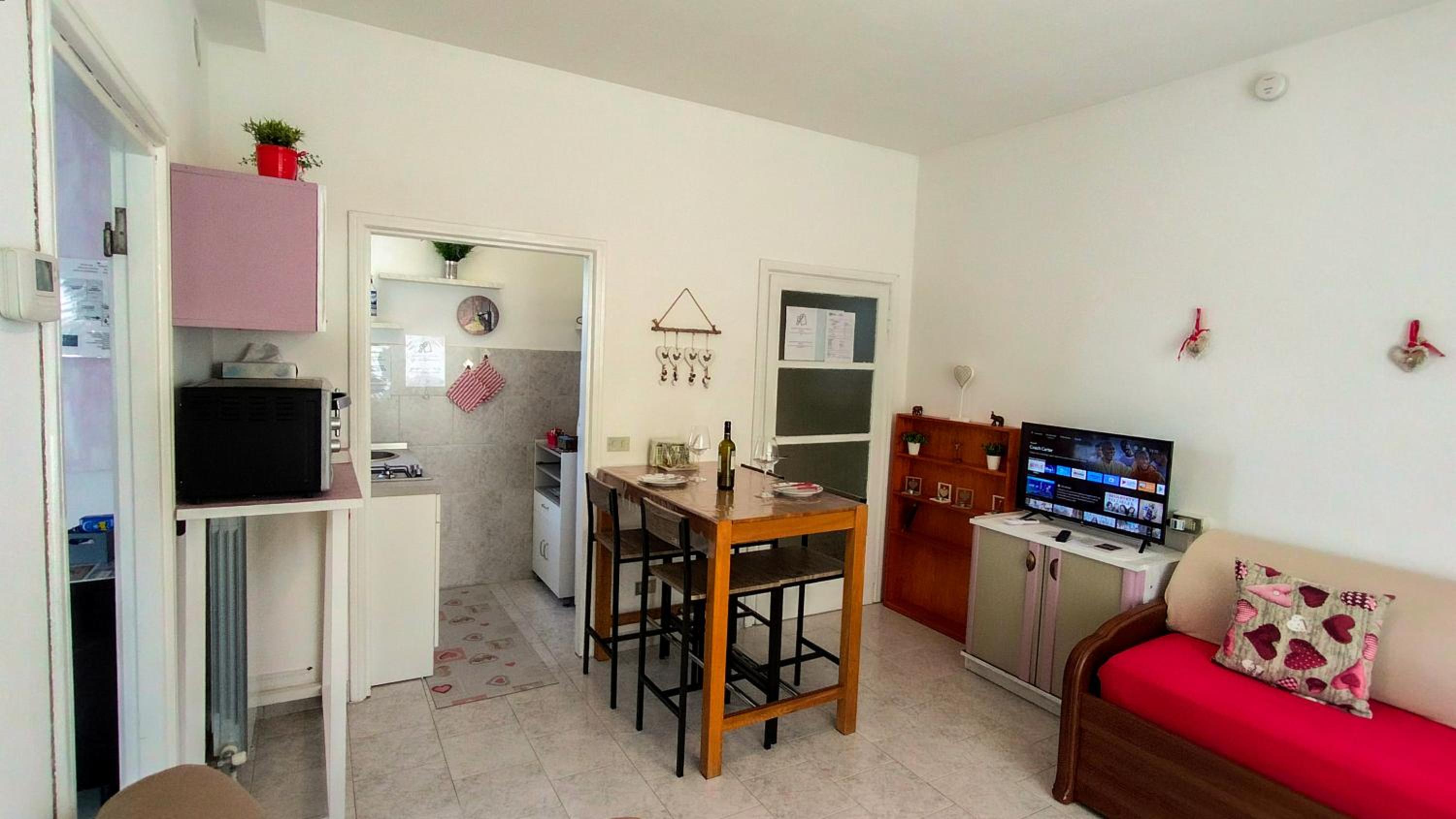 One-Bedroom Apartment - Photo 25