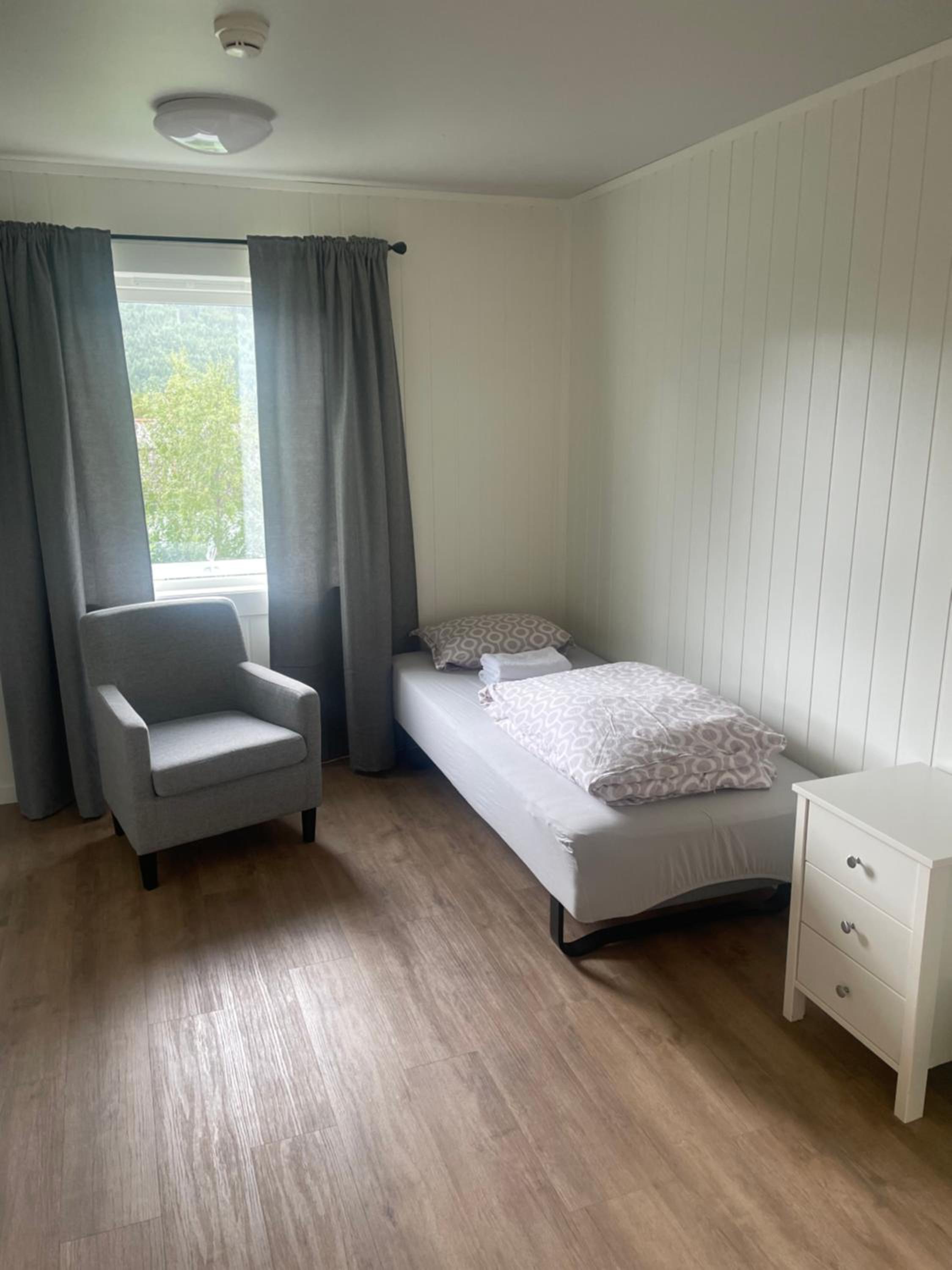 Single Room with Bathroom photo 1