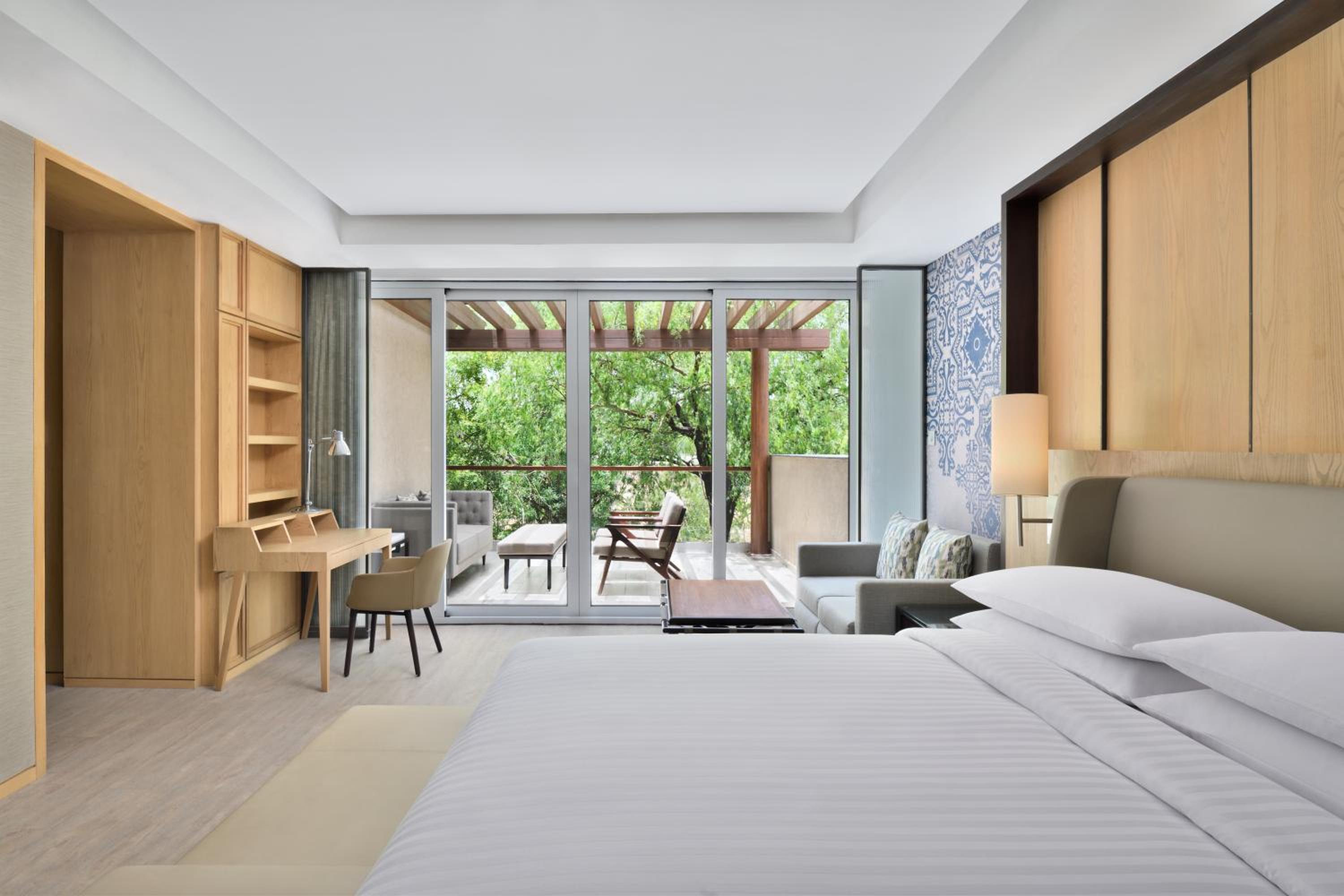 Junior Terrace Suite with Mountain View
