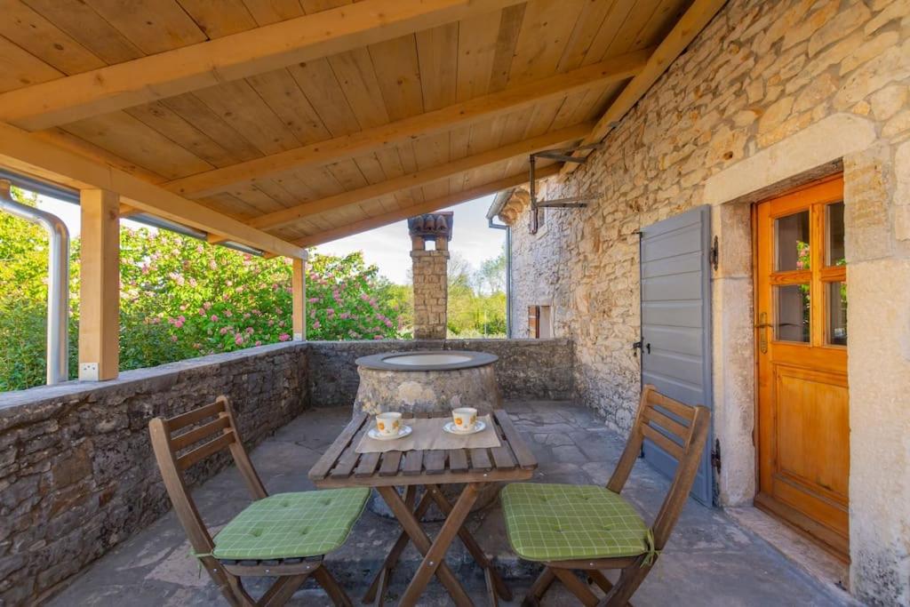 Villa photo 2