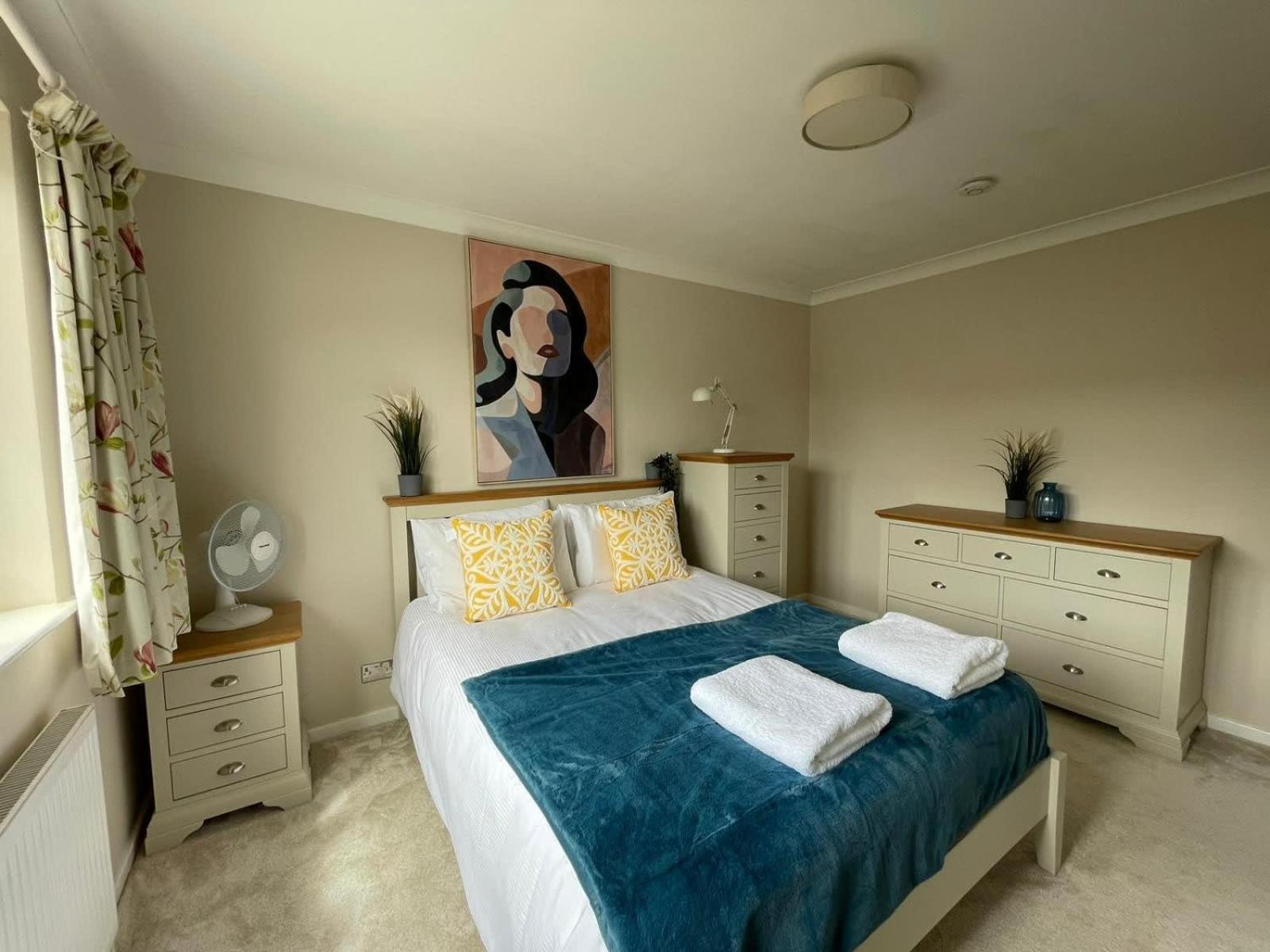 Three-Bedroom House photo 1