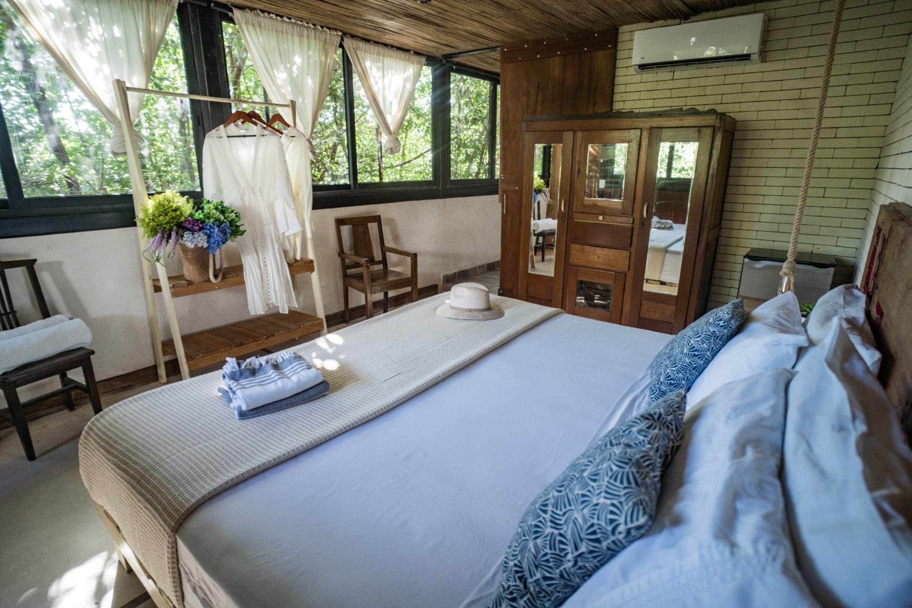 Queen Room with Garden and Jungle View - Photo 47