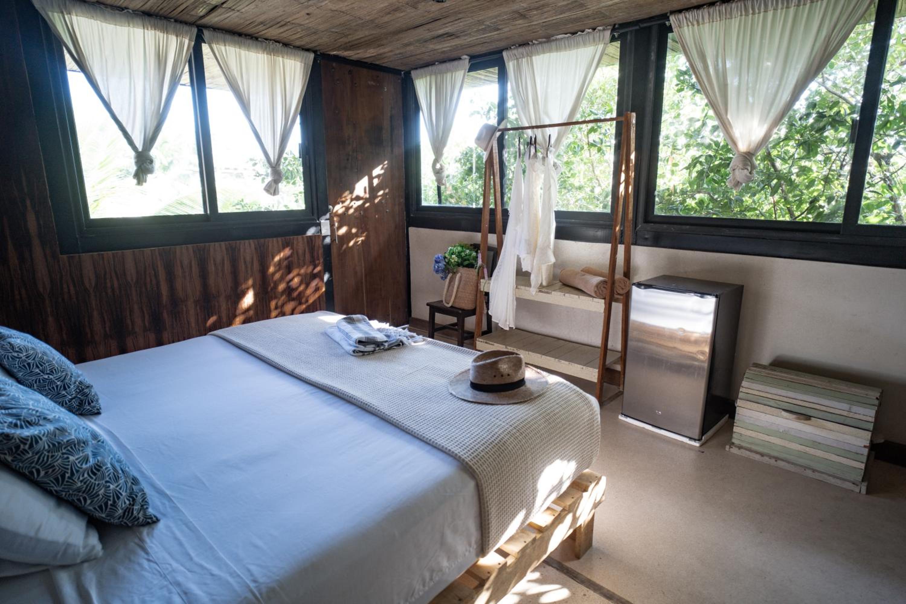 Queen Room with Garden and Jungle View - Photo 1