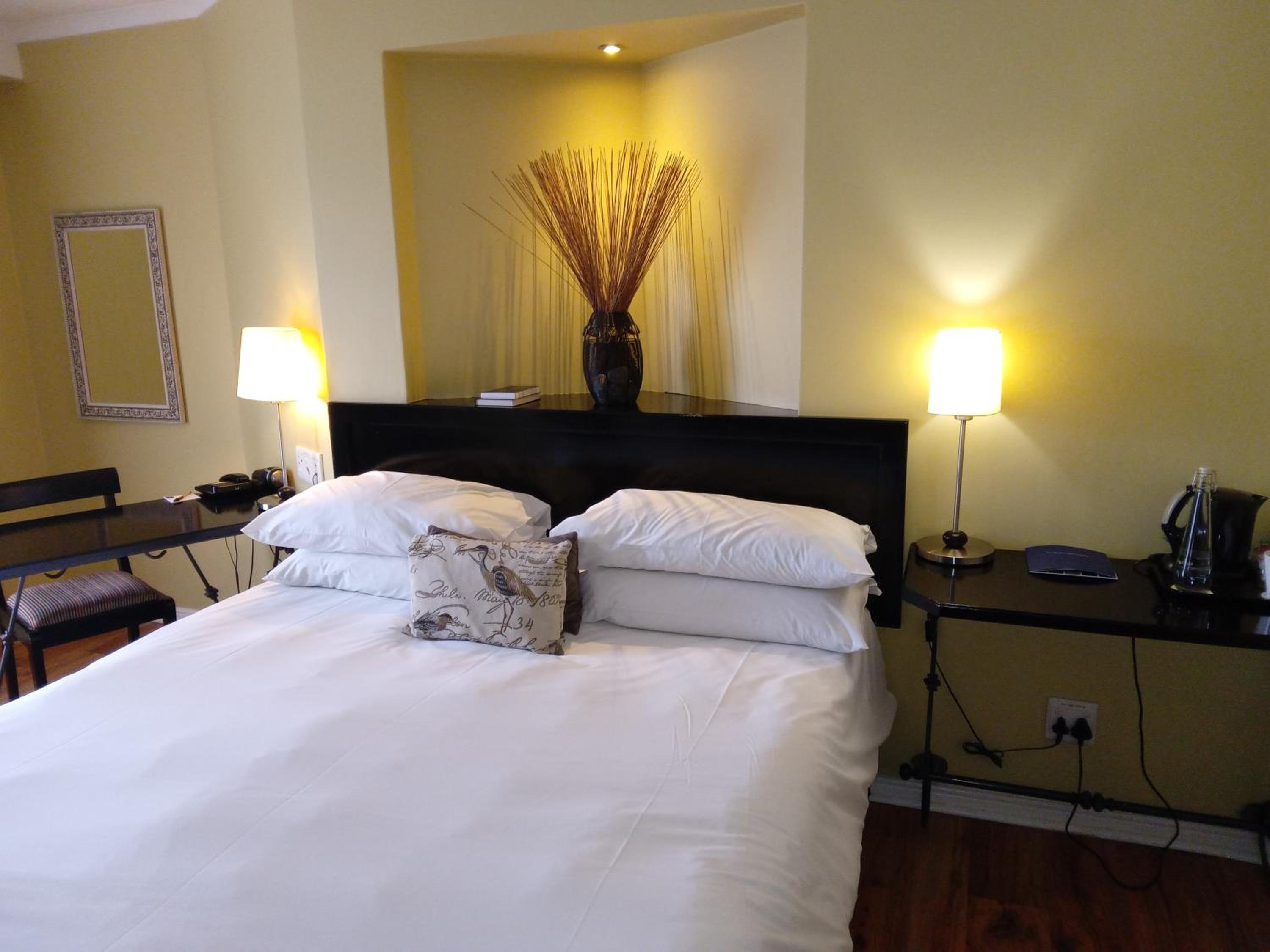 Guest Room, 1 King - Photo 1