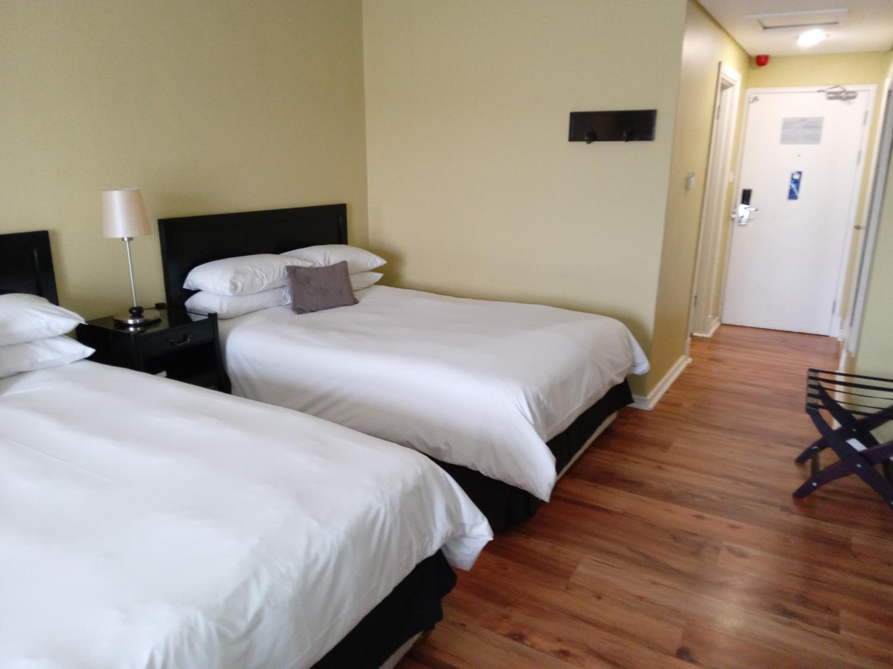 Large Guest Room with Two Double Beds - Photo 3