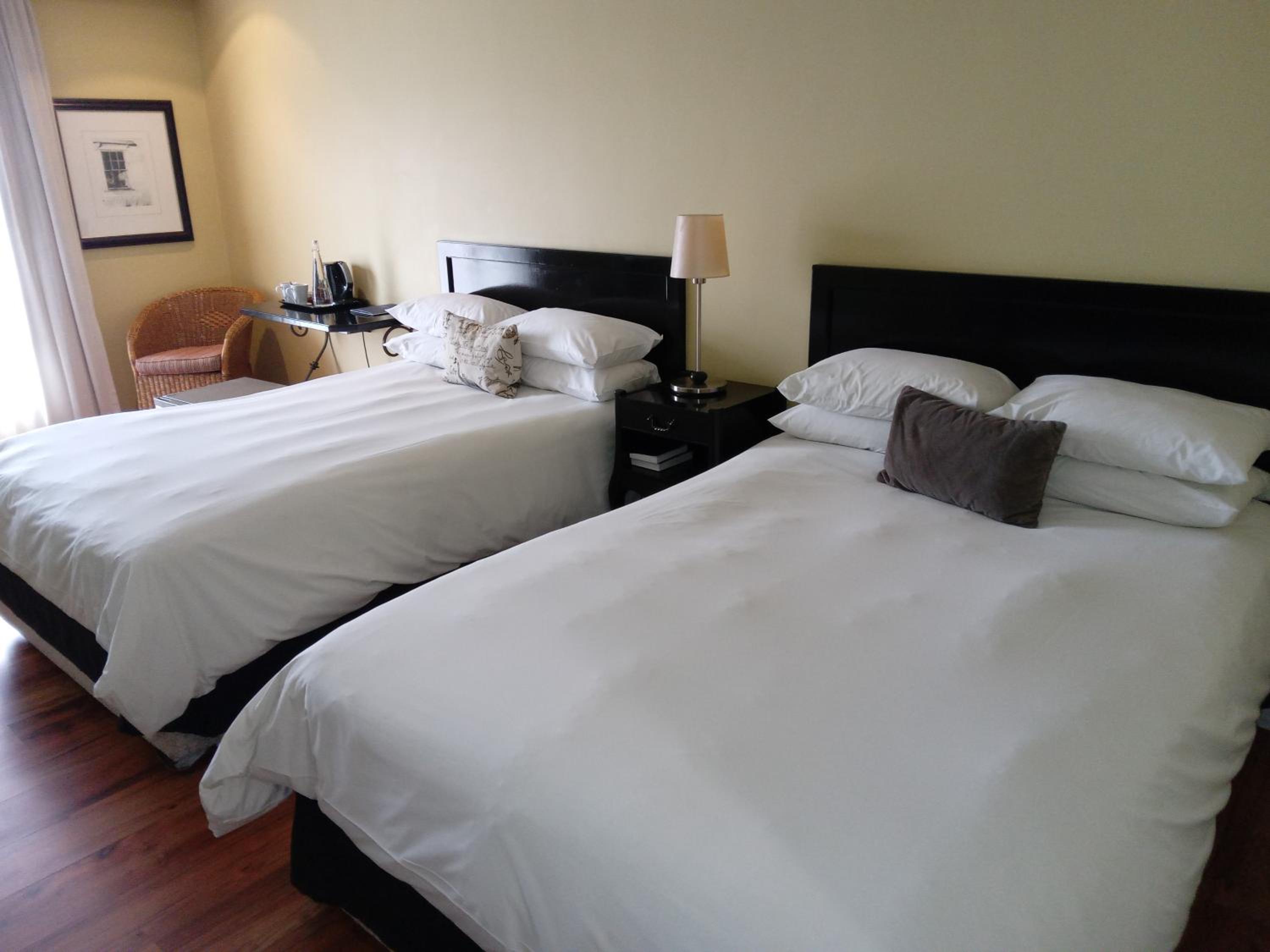 Large Guest Room with Two Double Beds - Photo 2