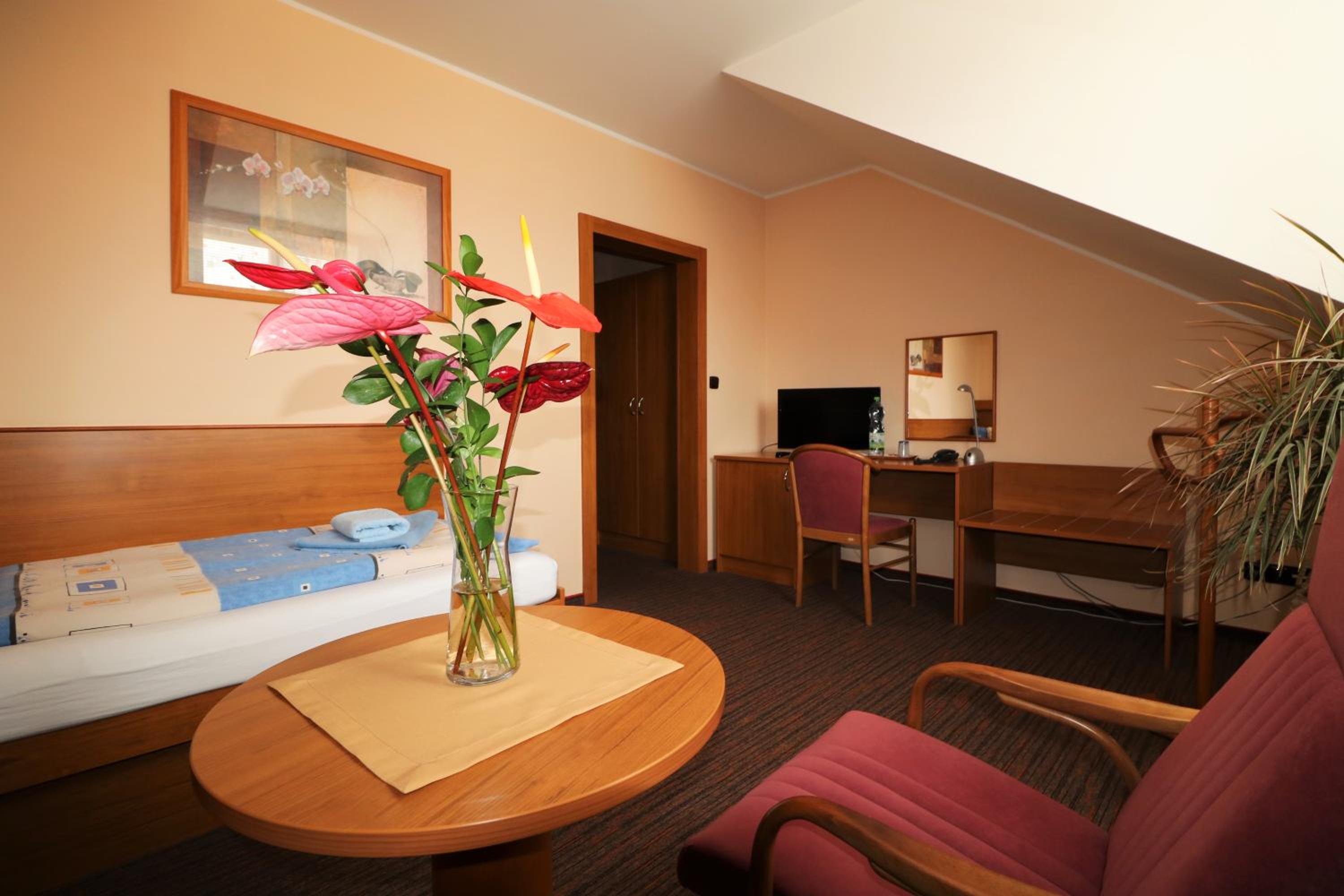 Single Room in Palace II